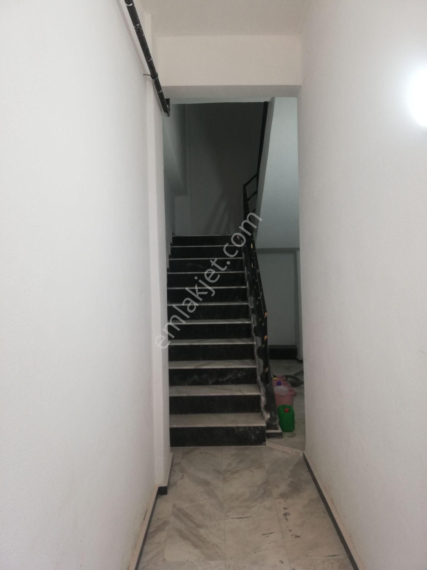 Kemer Köprü Mahallesinde Caddede Komple Bina - Görsel 2