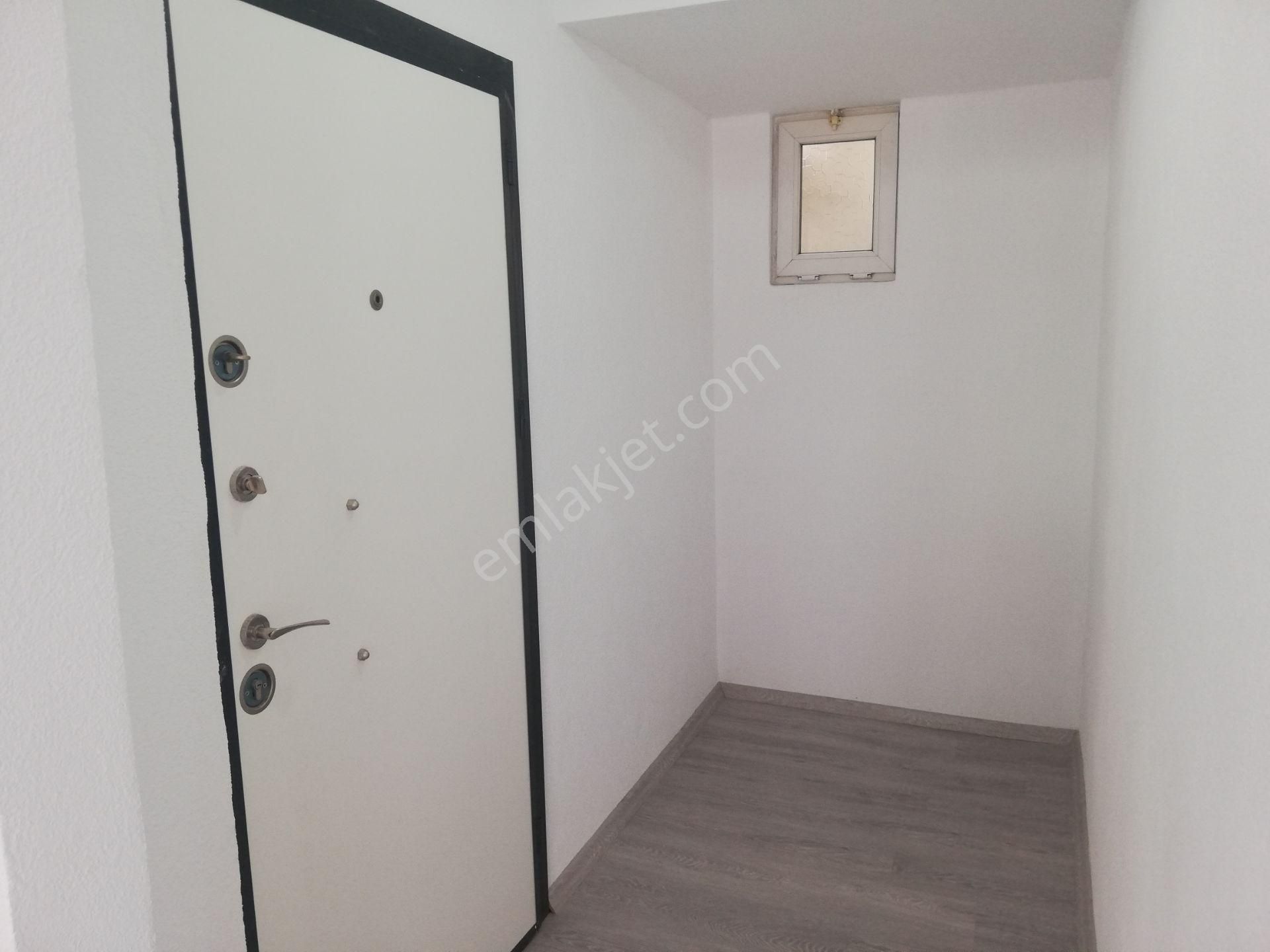 Kemer Köprü Mahallesinde Caddede Komple Bina - Görsel 4