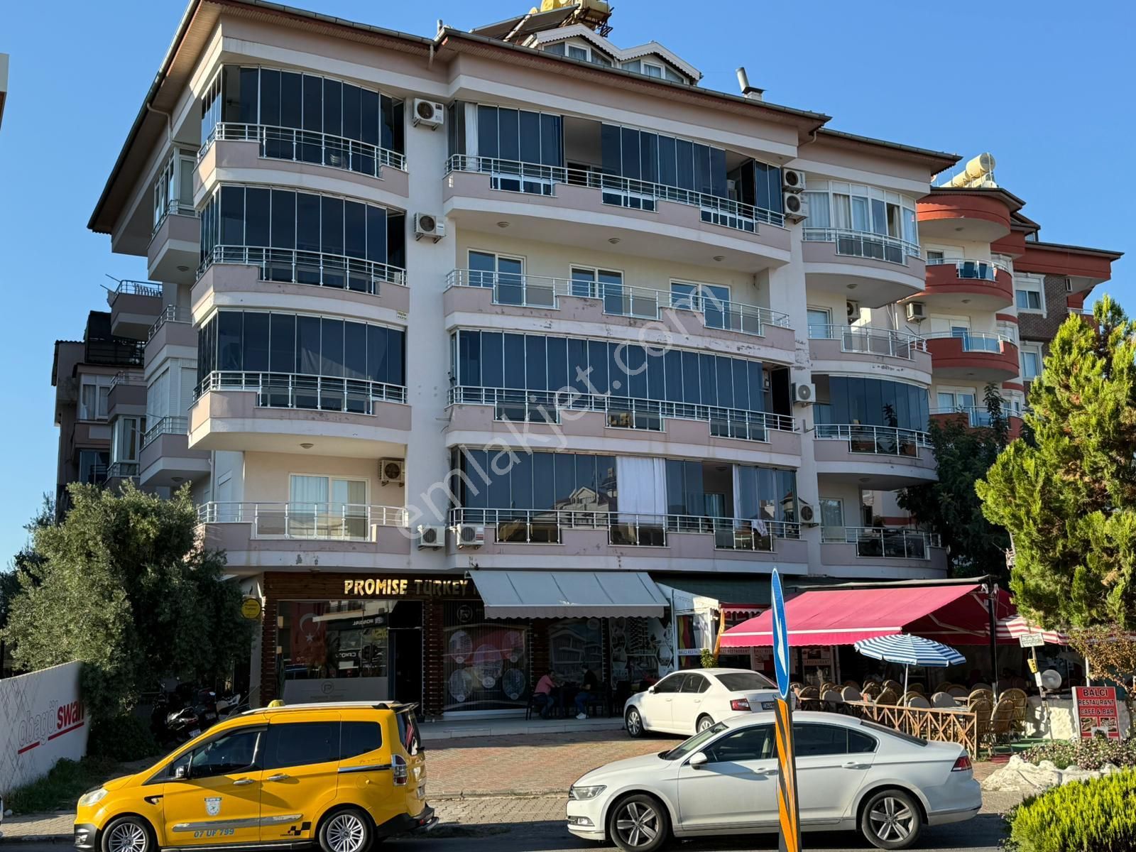 Alanya Obagölde Denize 400 Metre Mesafede Satılık 2+1 Ayrı Mutfak Kullanışlı Daire
