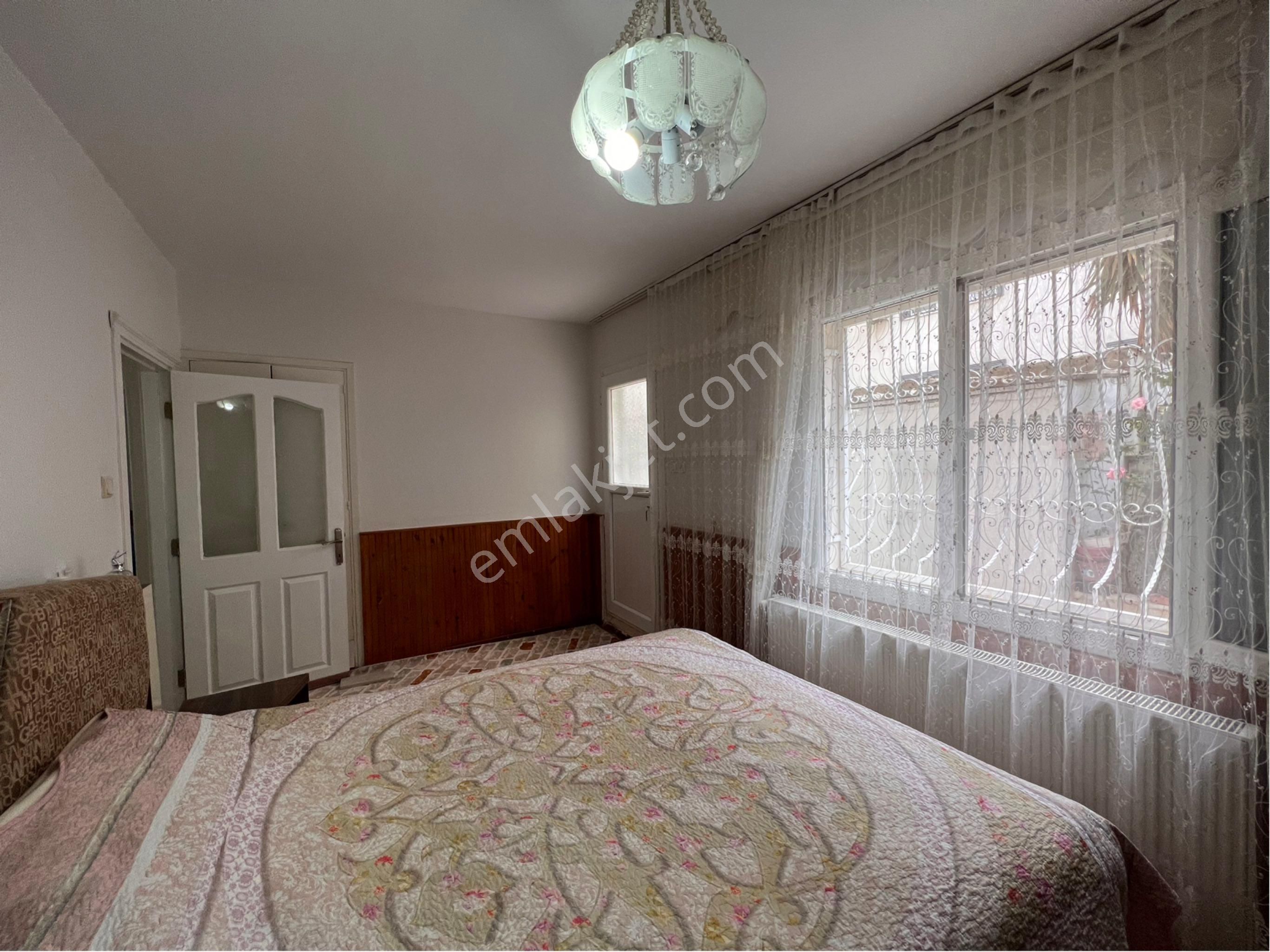 Buca Valirahmibey Mah 2+1 100m2 Ve 1+0 25m2 Satılık Daire - Görsel 11