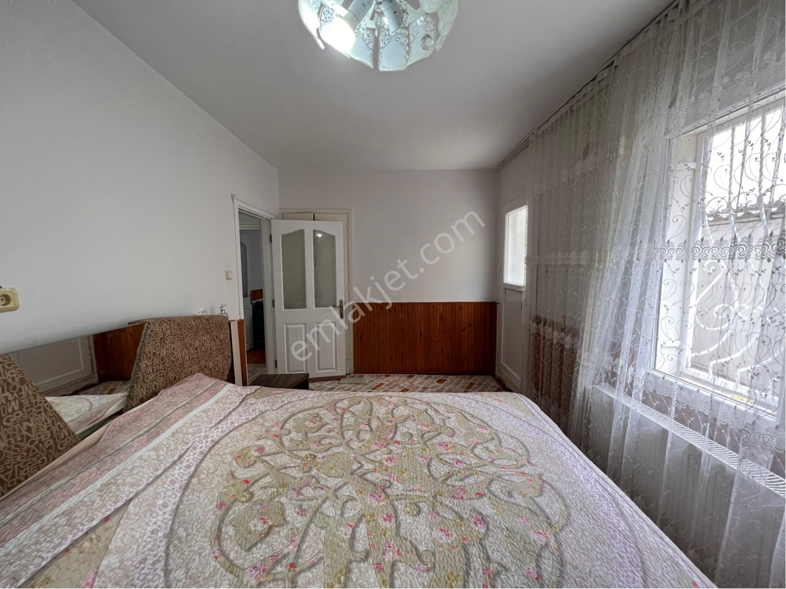 Buca Valirahmibey Mah 2+1 100m2 Ve 1+0 25m2 Satılık Daire - Görsel 12