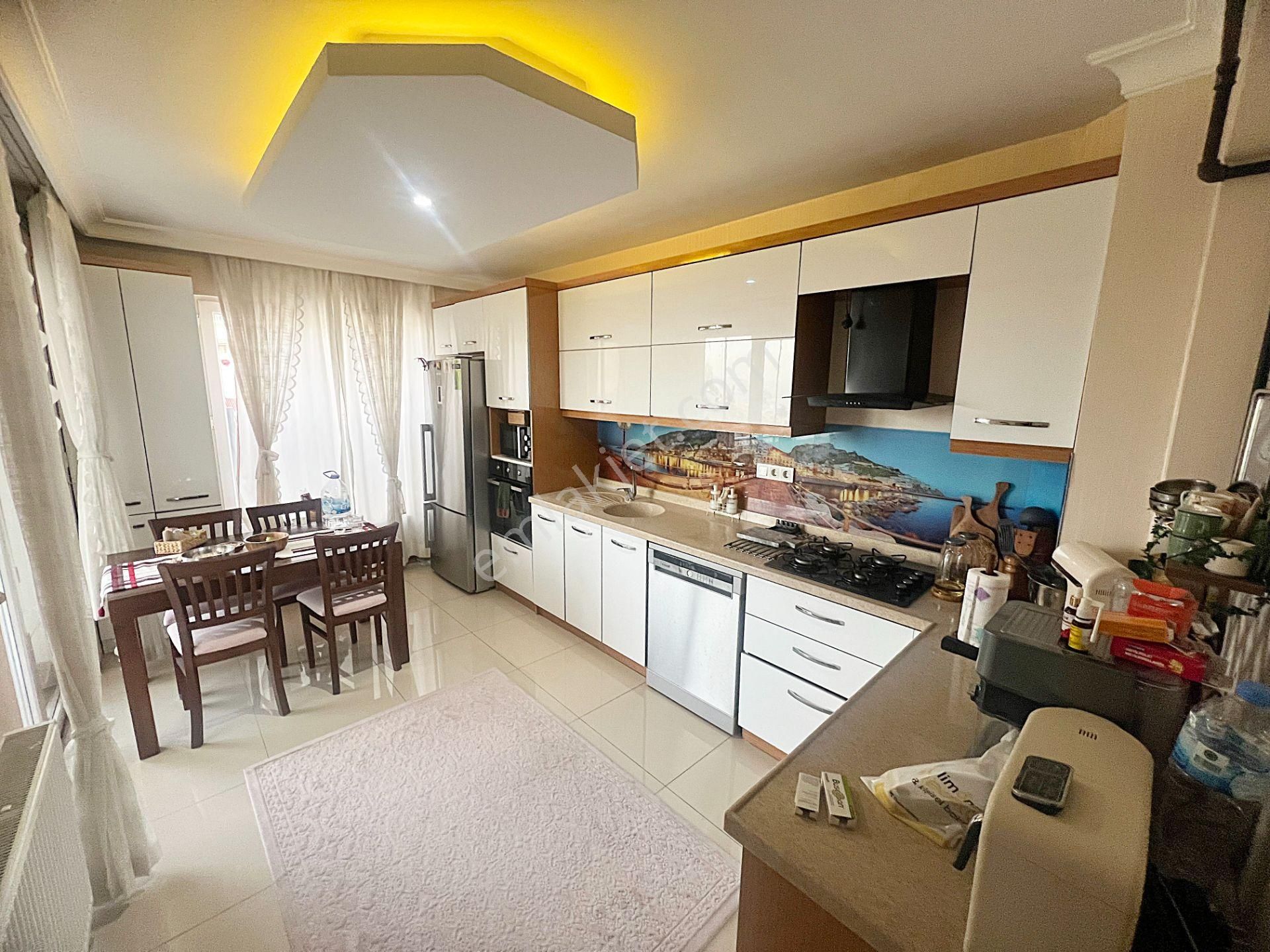 Avcılarda Çarşamba Pazarı Yanı Kök Tapu Ful Yapılı İskanlı 9.kat - Görsel 3