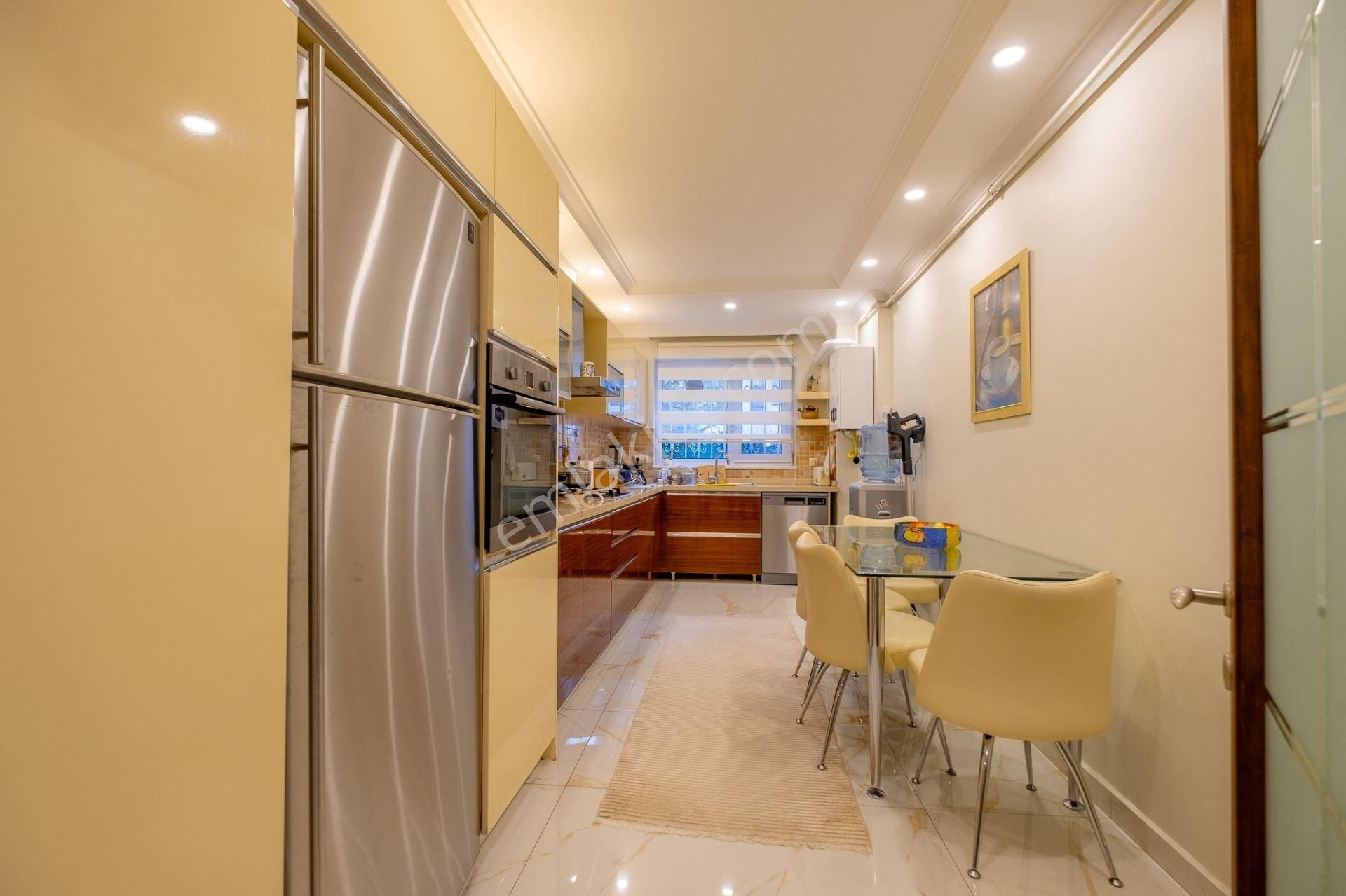 Florya Adakale Blg. Teraslı 4+1 220m2 Bakımlı Satılık Daire - Görsel 6