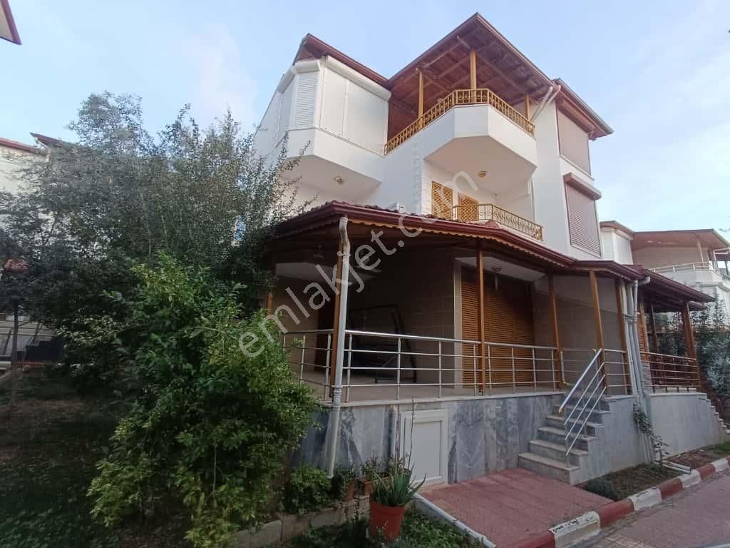 Didim Akbük Merkezde 3+1 Satılık Yazlık