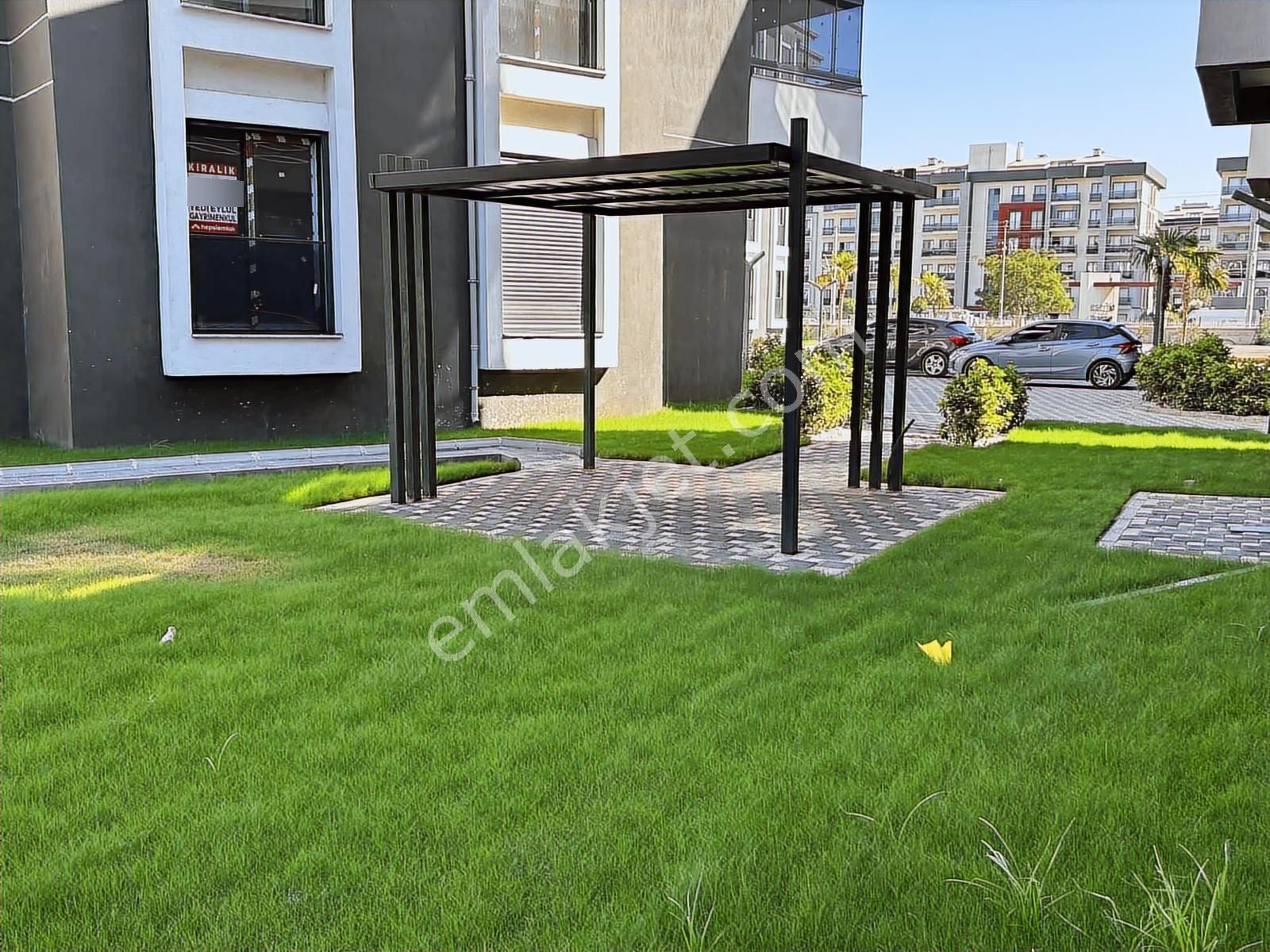 İlhan Rodoplu'dan Havuzlu Sitede Kiralık Daire - Görsel 3