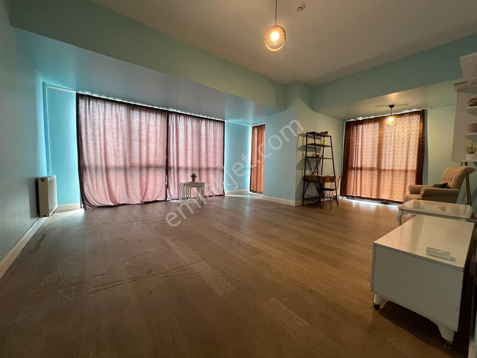 Kiptaş Venezia Mega'da Satılık 2+1 Balkonlu Kapalı Mutfak Daire