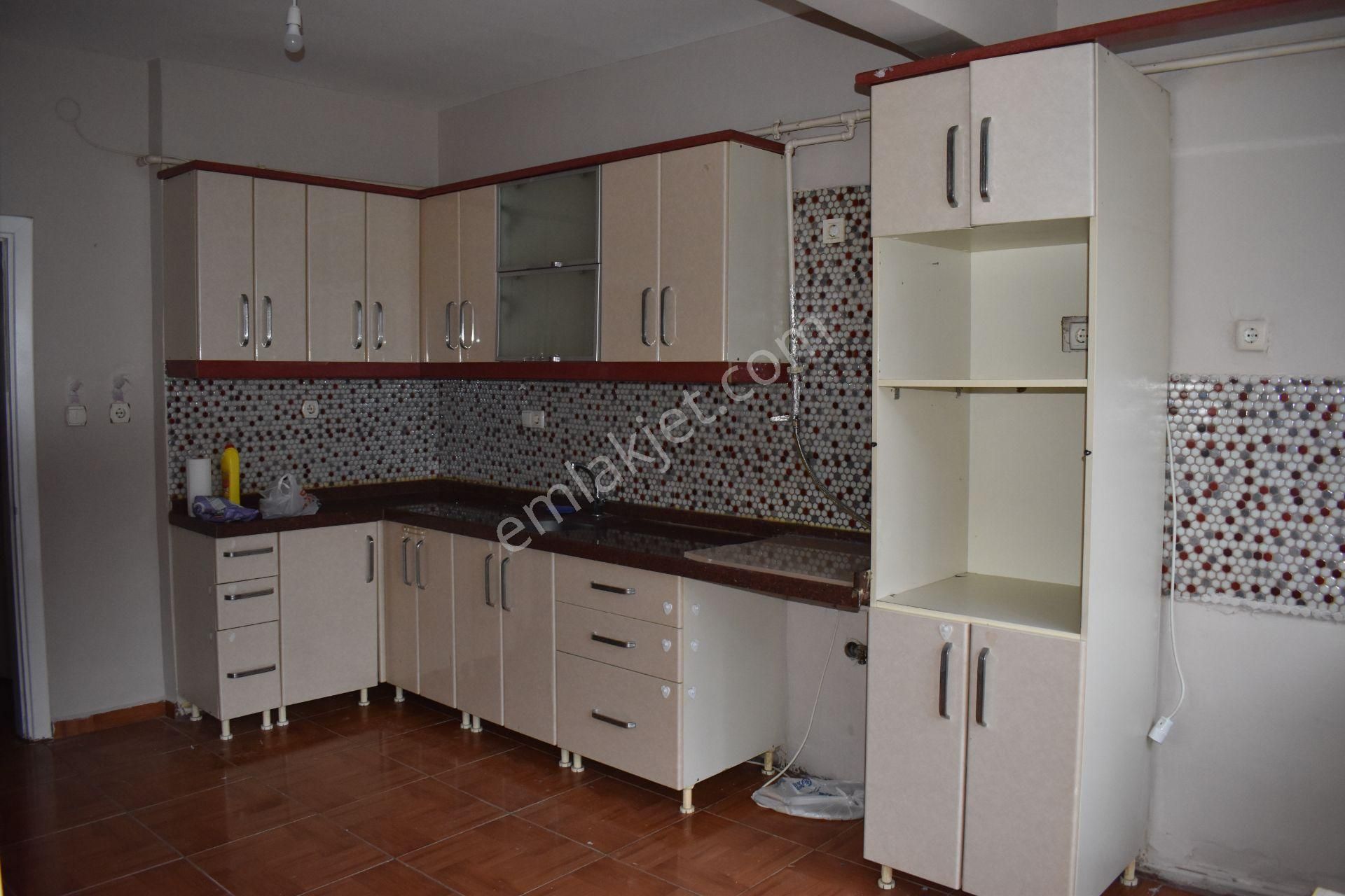 Büyükçekmece Fatih Mah İçi Yapılı Temiz Merkezi Geniş 3+1 Kiralık Daire - Görsel 6