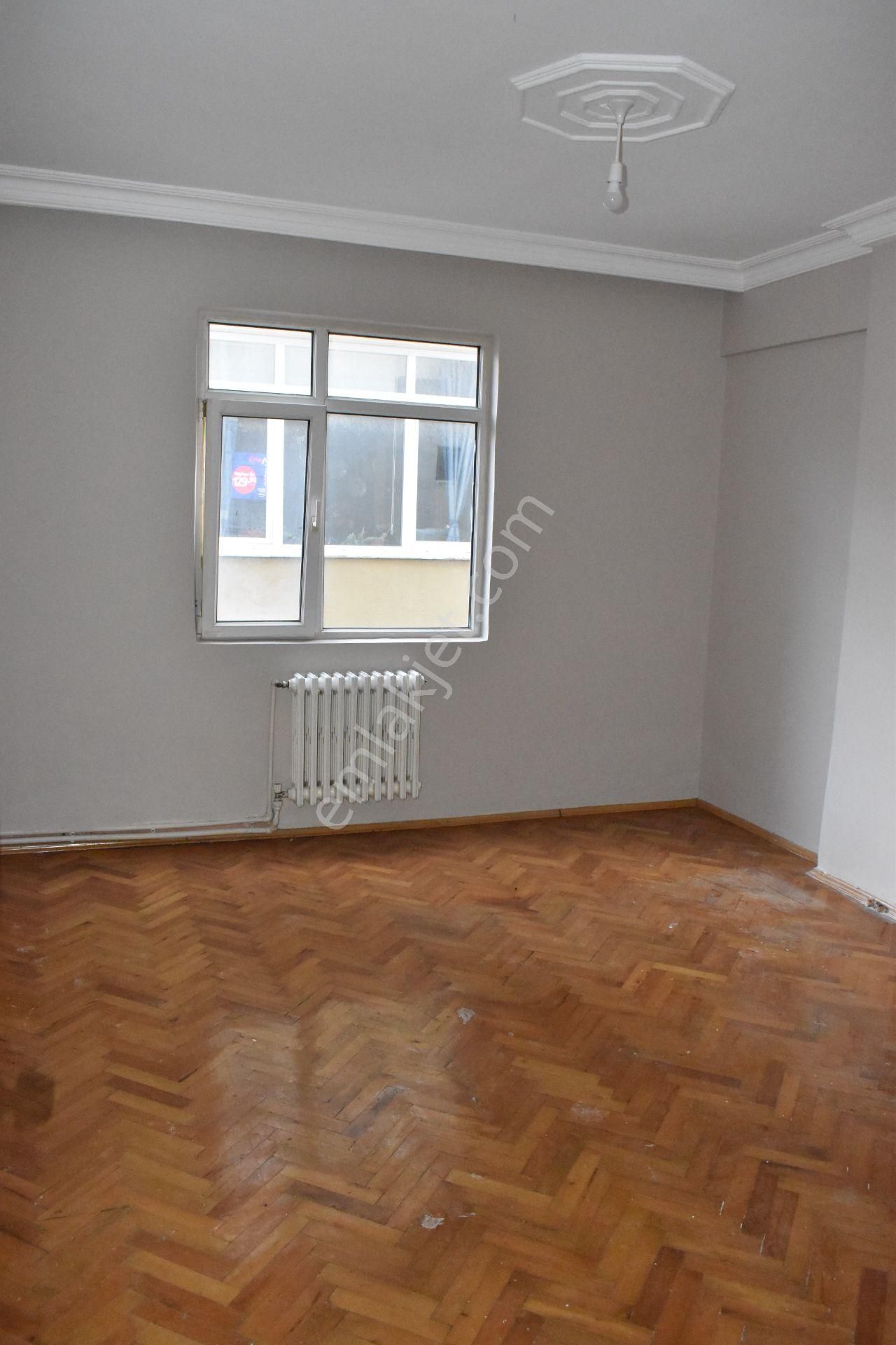 Büyükçekmece Fatih Mah İçi Yapılı Temiz Merkezi Geniş 3+1 Kiralık Daire