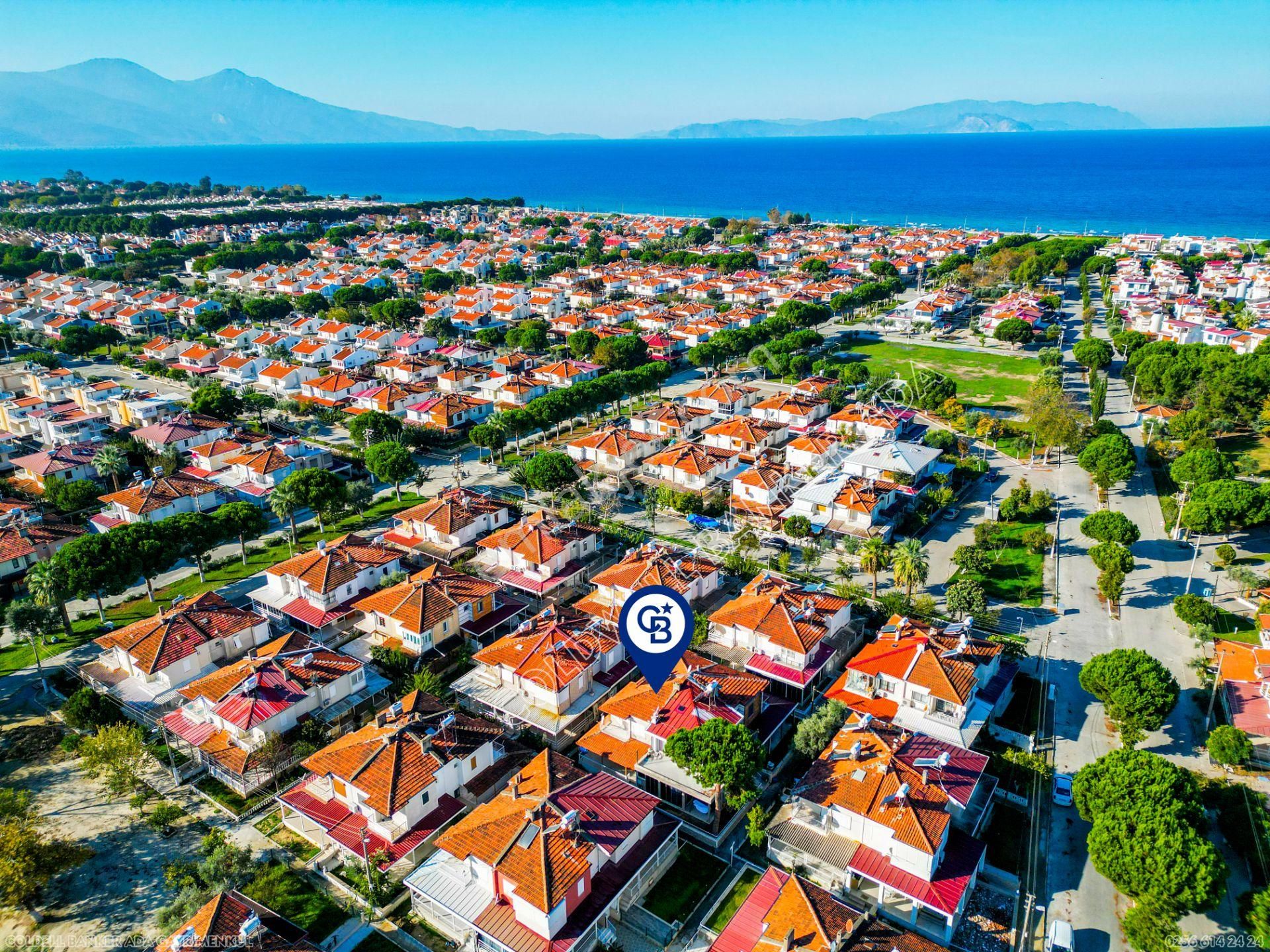 Kuşadası Sahil Siteleri Bölgesinde Denize Yürüme Mesafesinde 2+1 Villa - Görsel 3