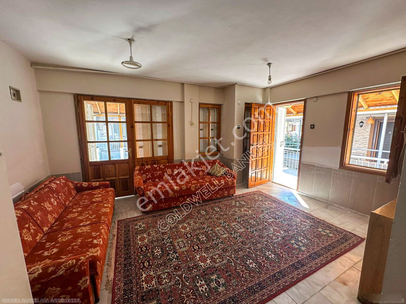 Kuşadası Sahil Siteleri Bölgesinde Denize Yürüme Mesafesinde 2+1 Villa - Görsel 18