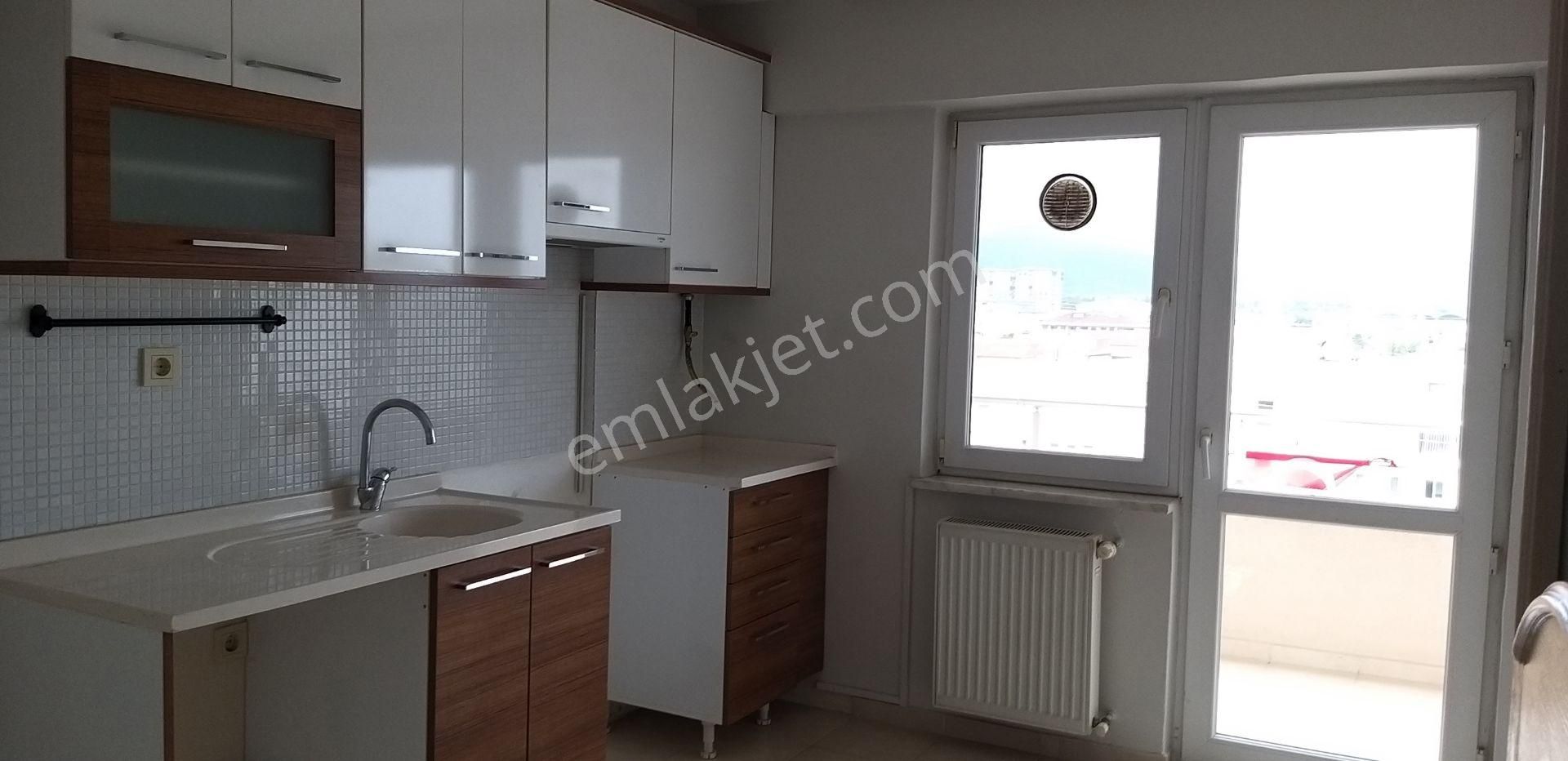 Sahibinden Kiralık, Ertuğrul Metroda ,çocuk Hastanesi Karşısı, Bulvarda 3+1 Bakımlı, 2 Büyük Balkon