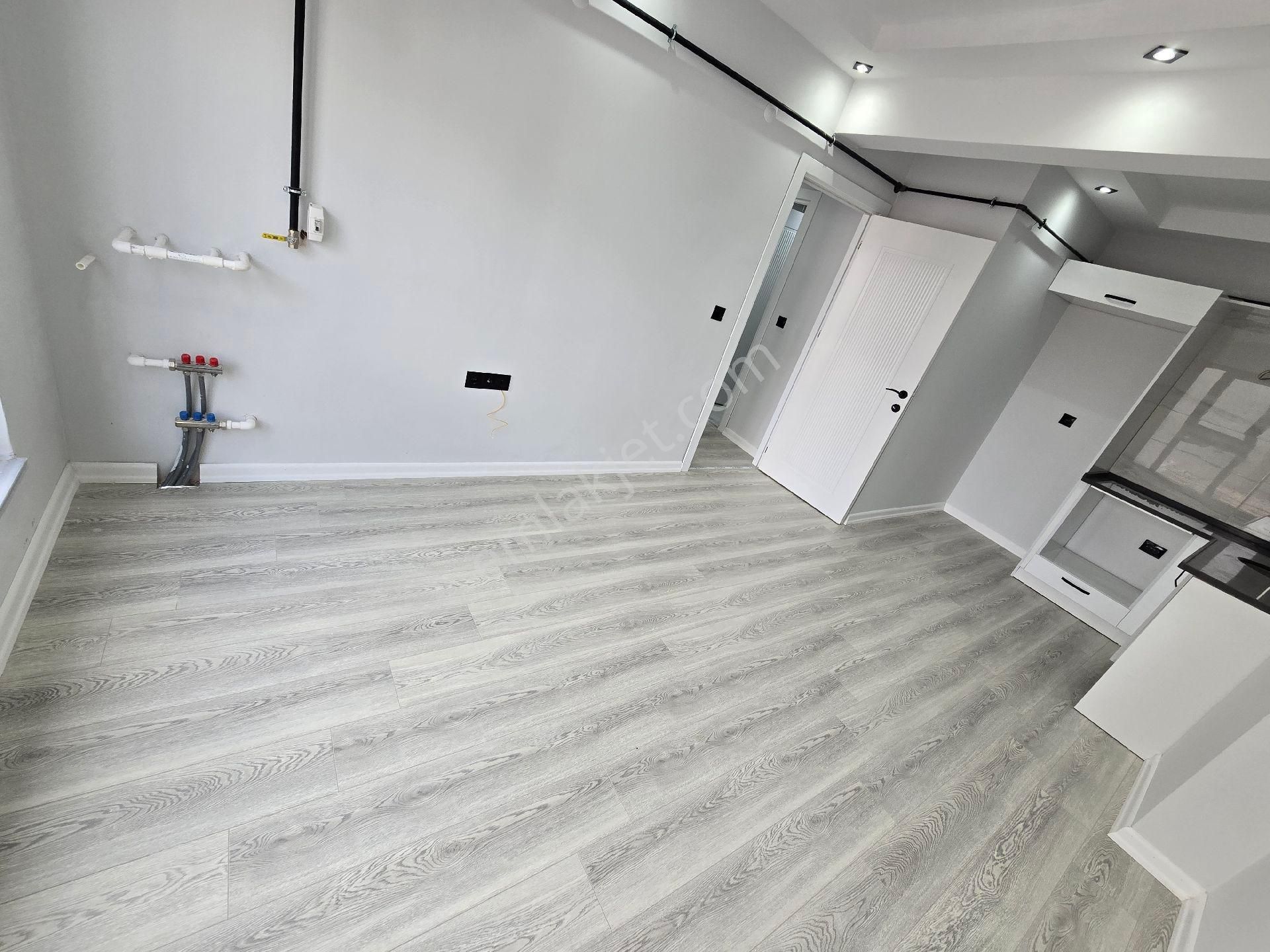 Eskişehir Tepebaşı Sütlüce Mh Amerıkan Mutfaklı 1+1 Satılık Daire