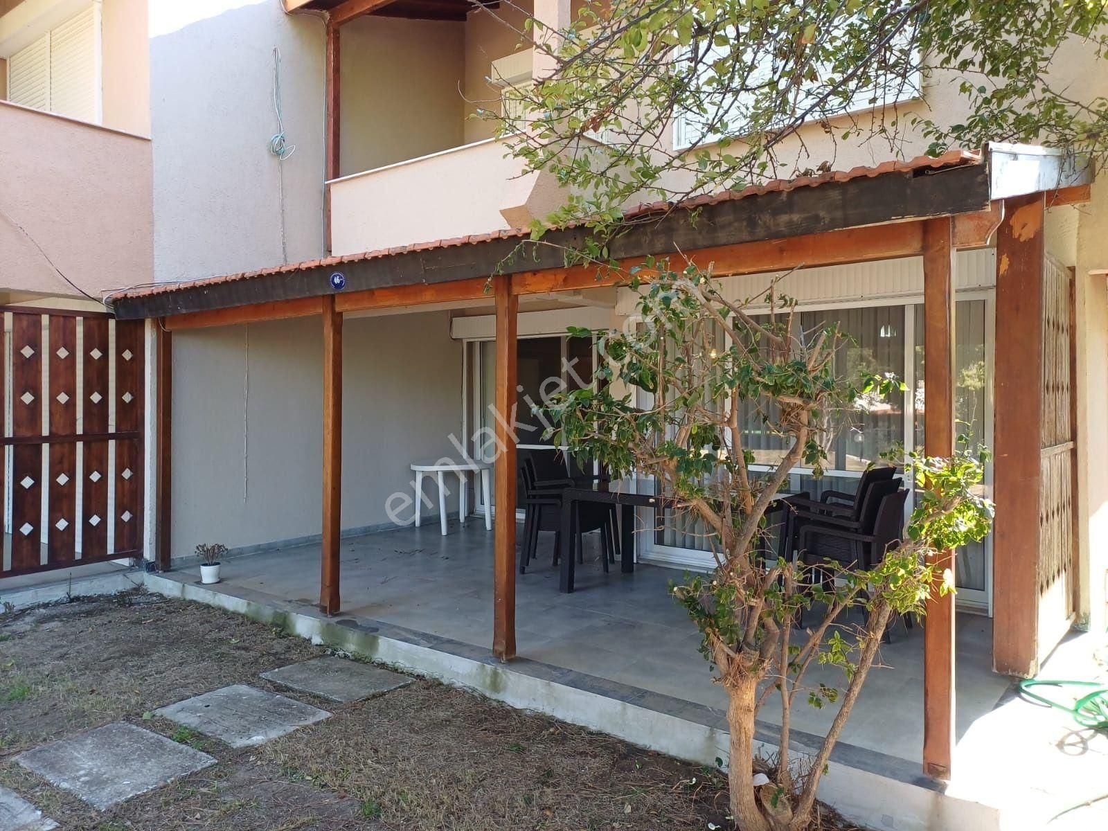 Çeşme Boyalık 5 Oda 2 Banyo Denize Plaja 200 M Sezonda Kiralık - Görsel 3