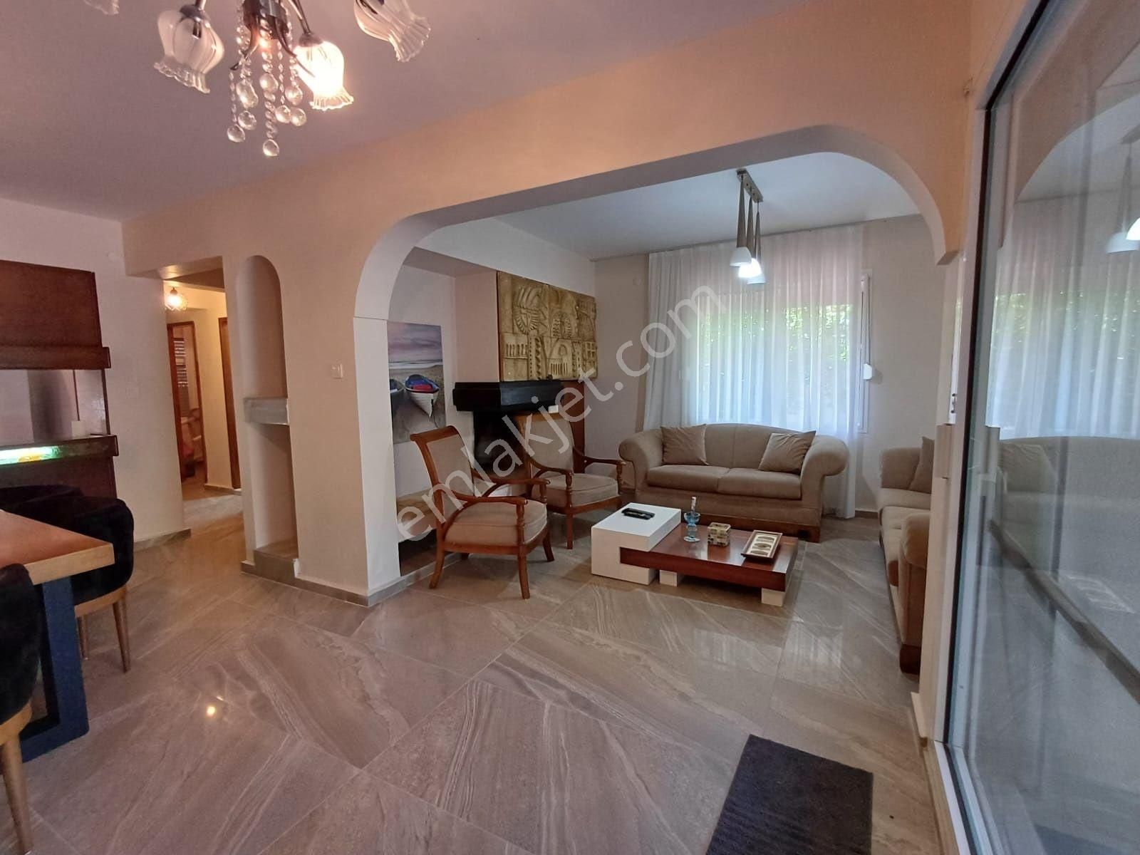 Çeşme Boyalık 5 Oda 2 Banyo Denize Plaja 200 M Sezonda Kiralık - Görsel 11