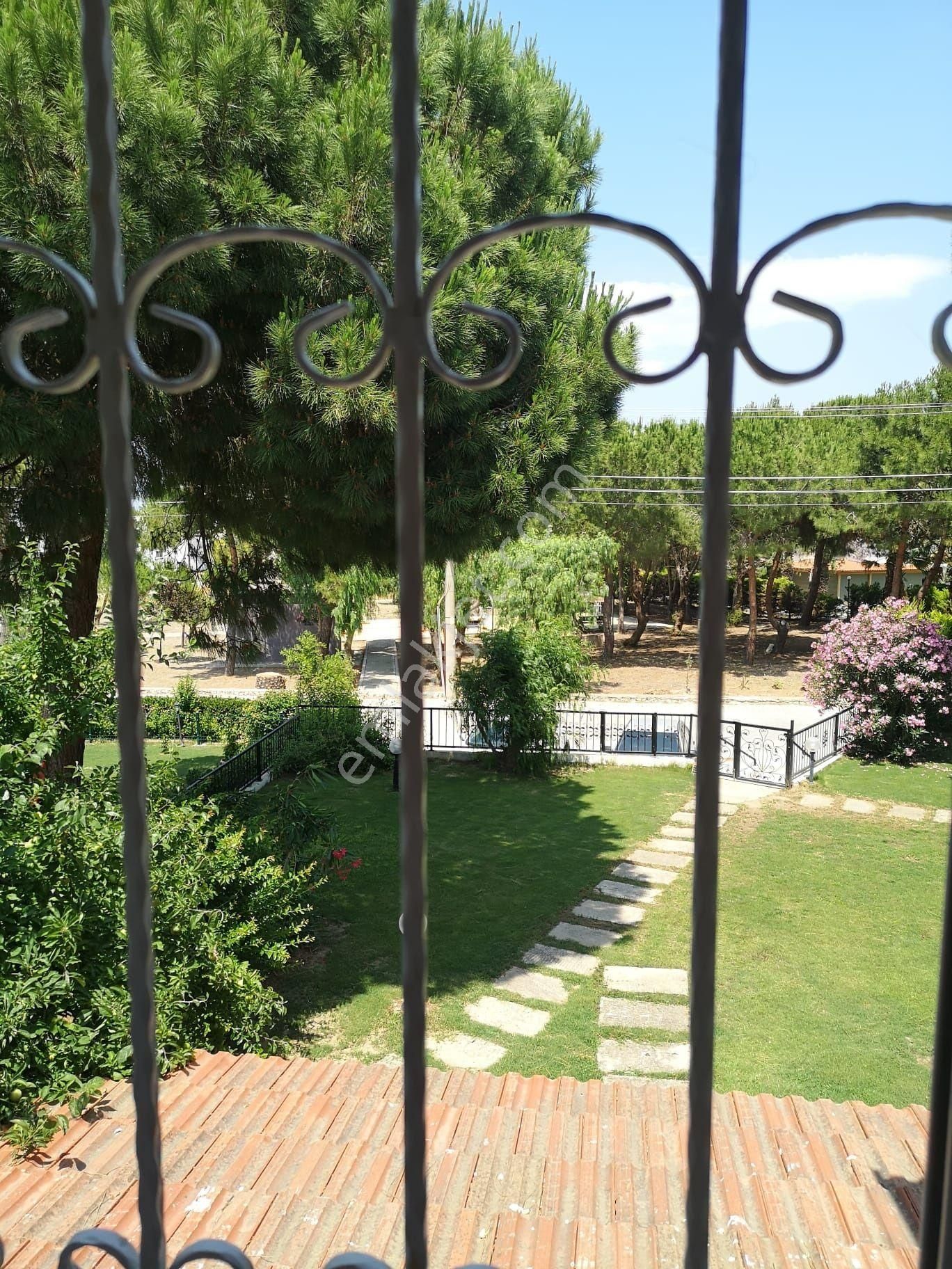 Çeşme Boyalık 5 Oda 2 Banyo Denize Plaja 200 M Sezonda Kiralık - Görsel 2