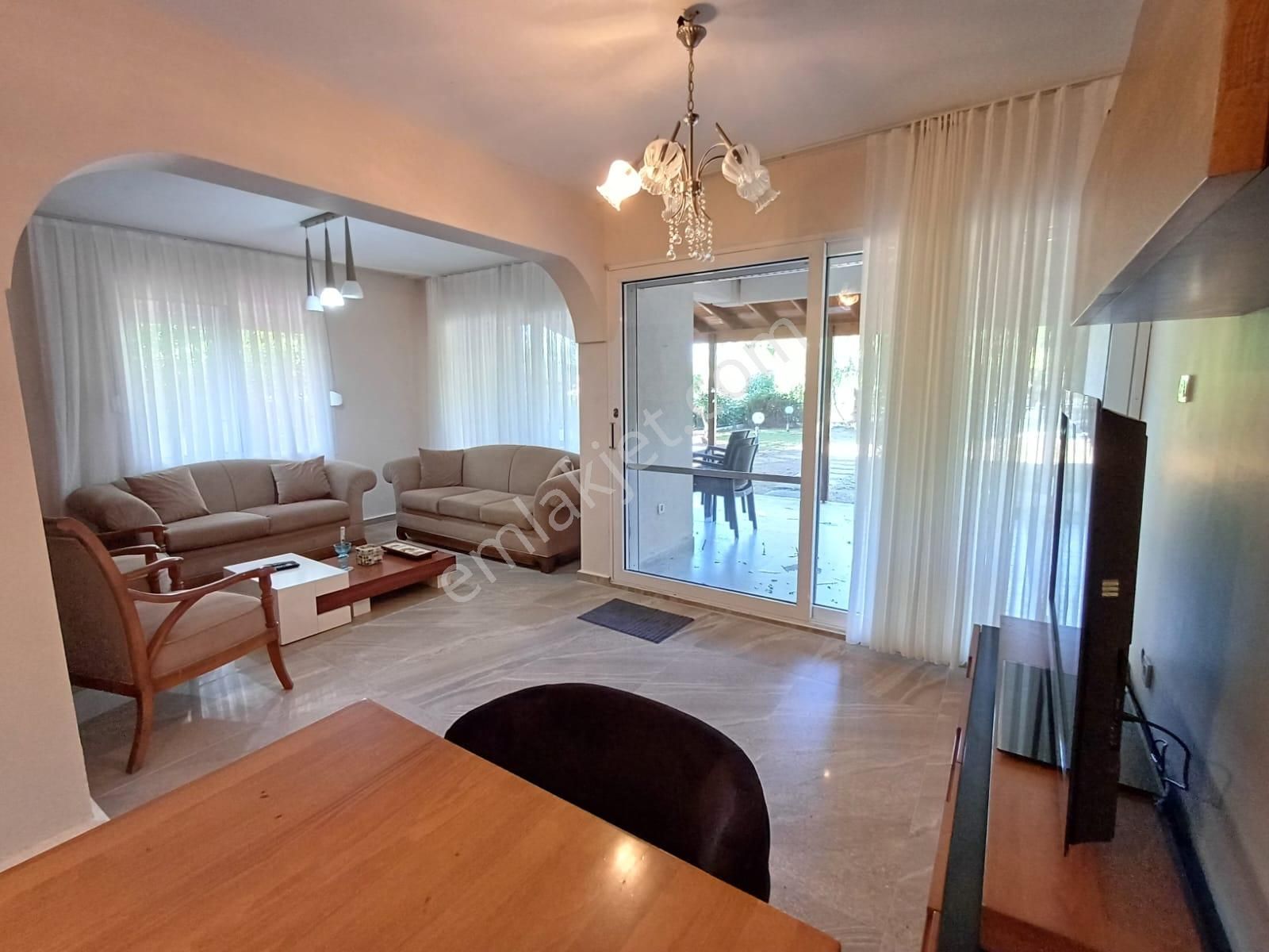 Çeşme Boyalık 5 Oda 2 Banyo Denize Plaja 200 M Sezonda Kiralık - Görsel 9