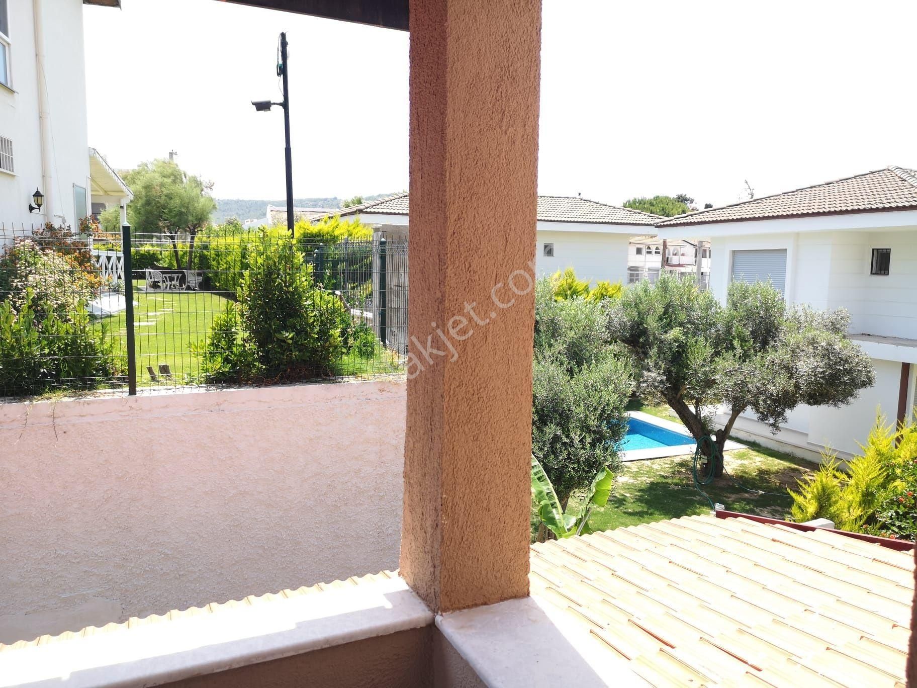 Çeşme Boyalık 5 Oda 2 Banyo Denize Plaja 200 M Sezonda Kiralık - Görsel 32