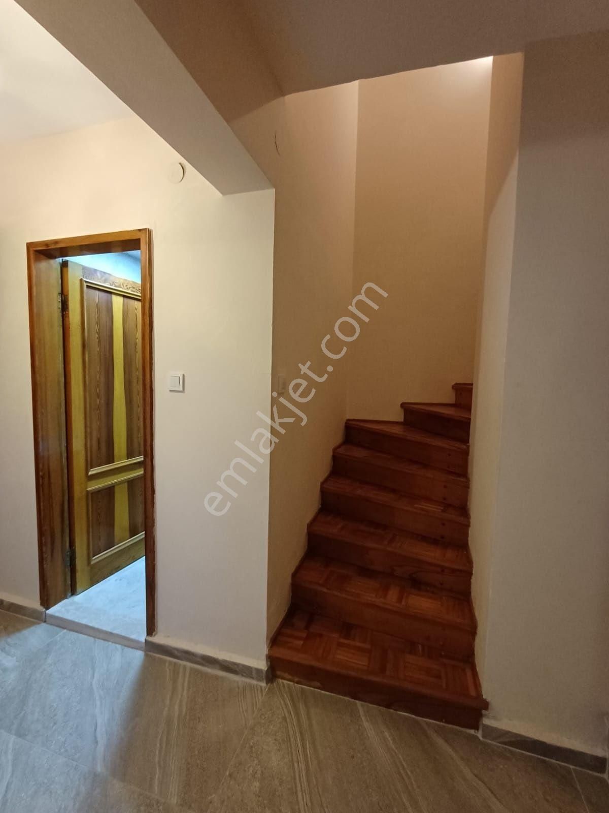 Çeşme Boyalık 5 Oda 2 Banyo Denize Plaja 200 M Sezonda Kiralık - Görsel 19