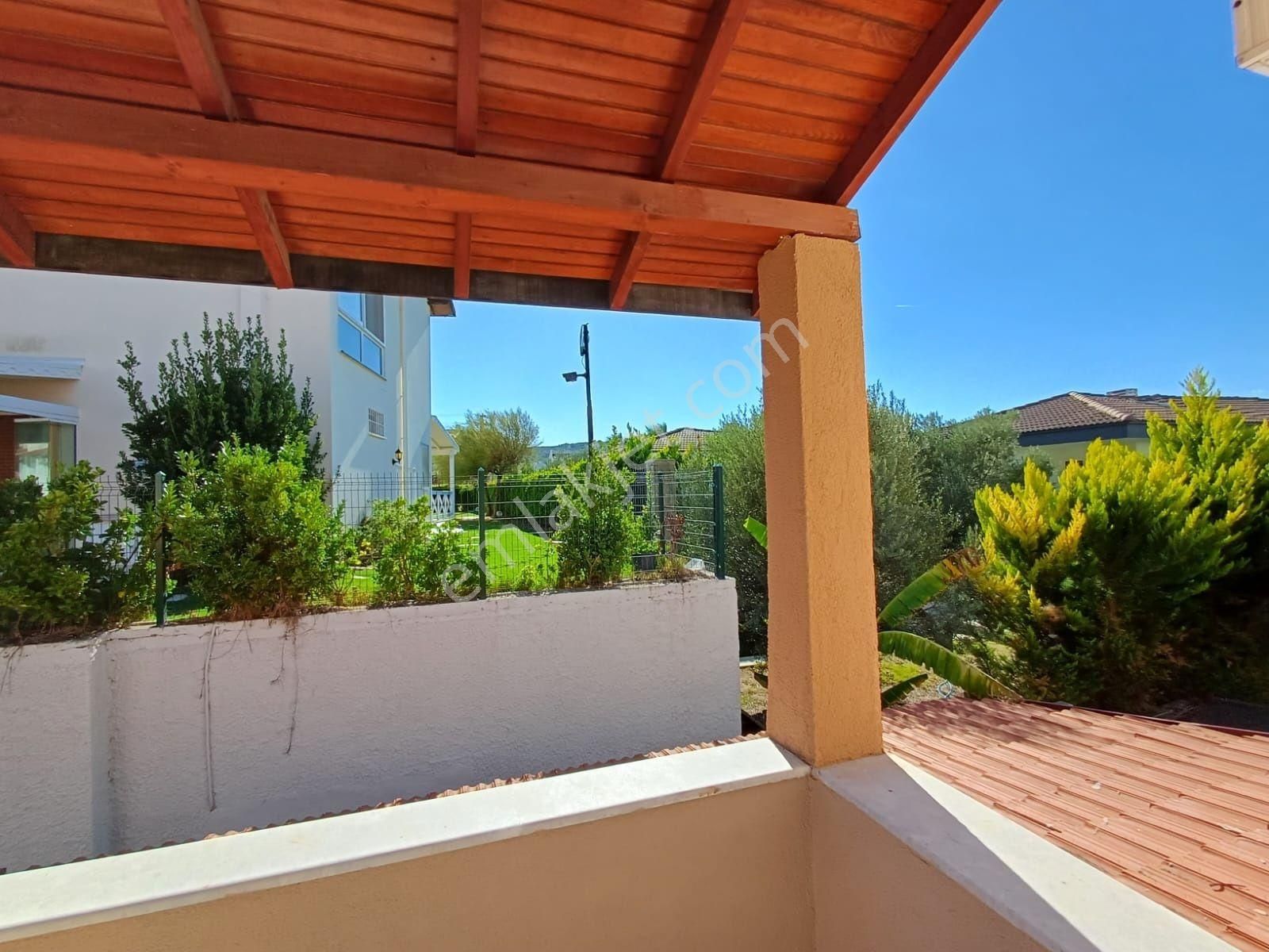 Çeşme Boyalık 5 Oda 2 Banyo Denize Plaja 200 M Sezonda Kiralık - Görsel 35