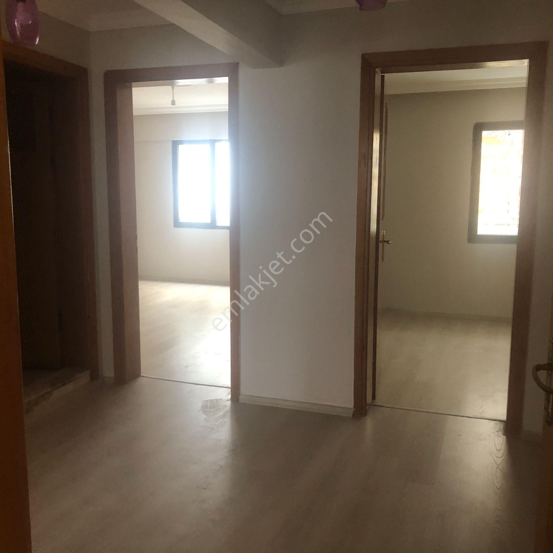 Karşıyaka Yalı Mahallesinde Kiralık 2+1 Ara Kat Daire - Görsel 4