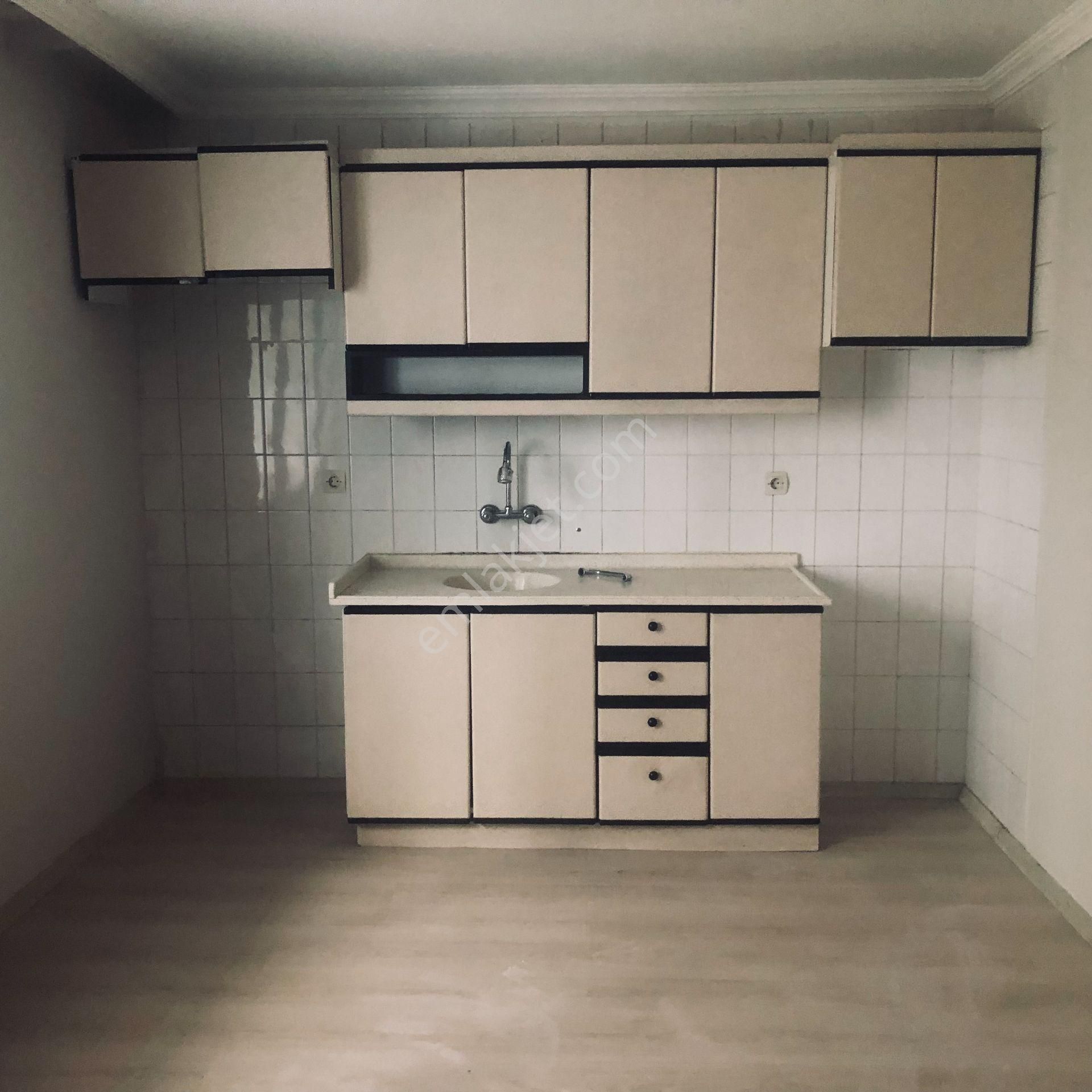 Karşıyaka Yalı Mahallesinde Kiralık 2+1 Ara Kat Daire - Görsel 20