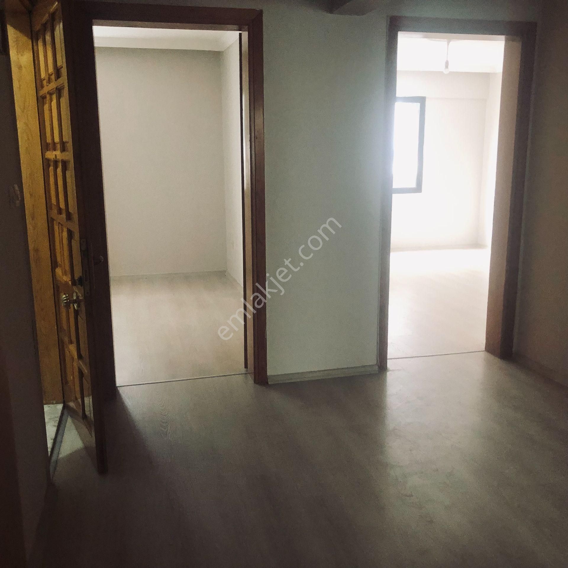 Karşıyaka Yalı Mahallesinde Kiralık 2+1 Ara Kat Daire - Görsel 11