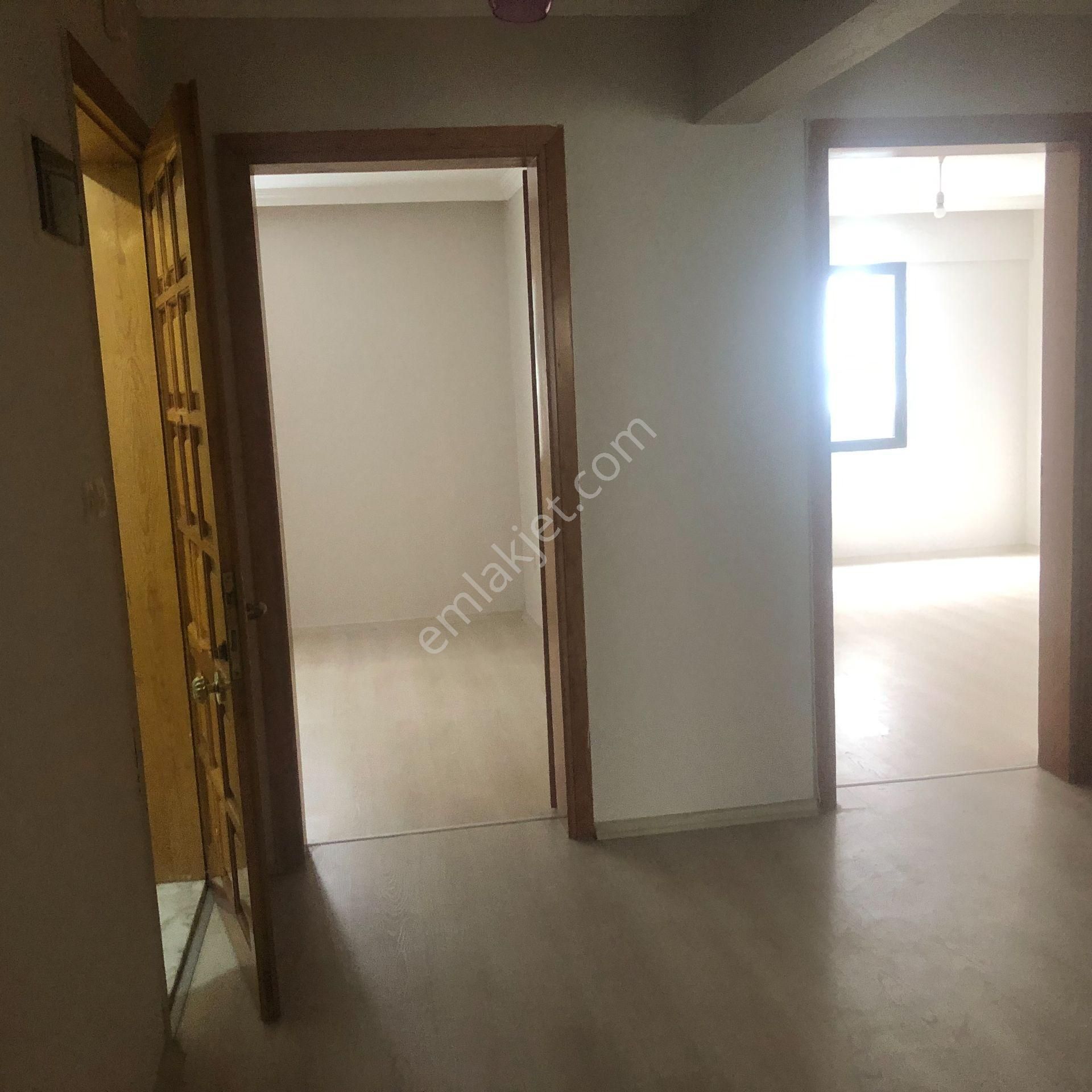 Karşıyaka Yalı Mahallesinde Kiralık 2+1 Ara Kat Daire - Görsel 14