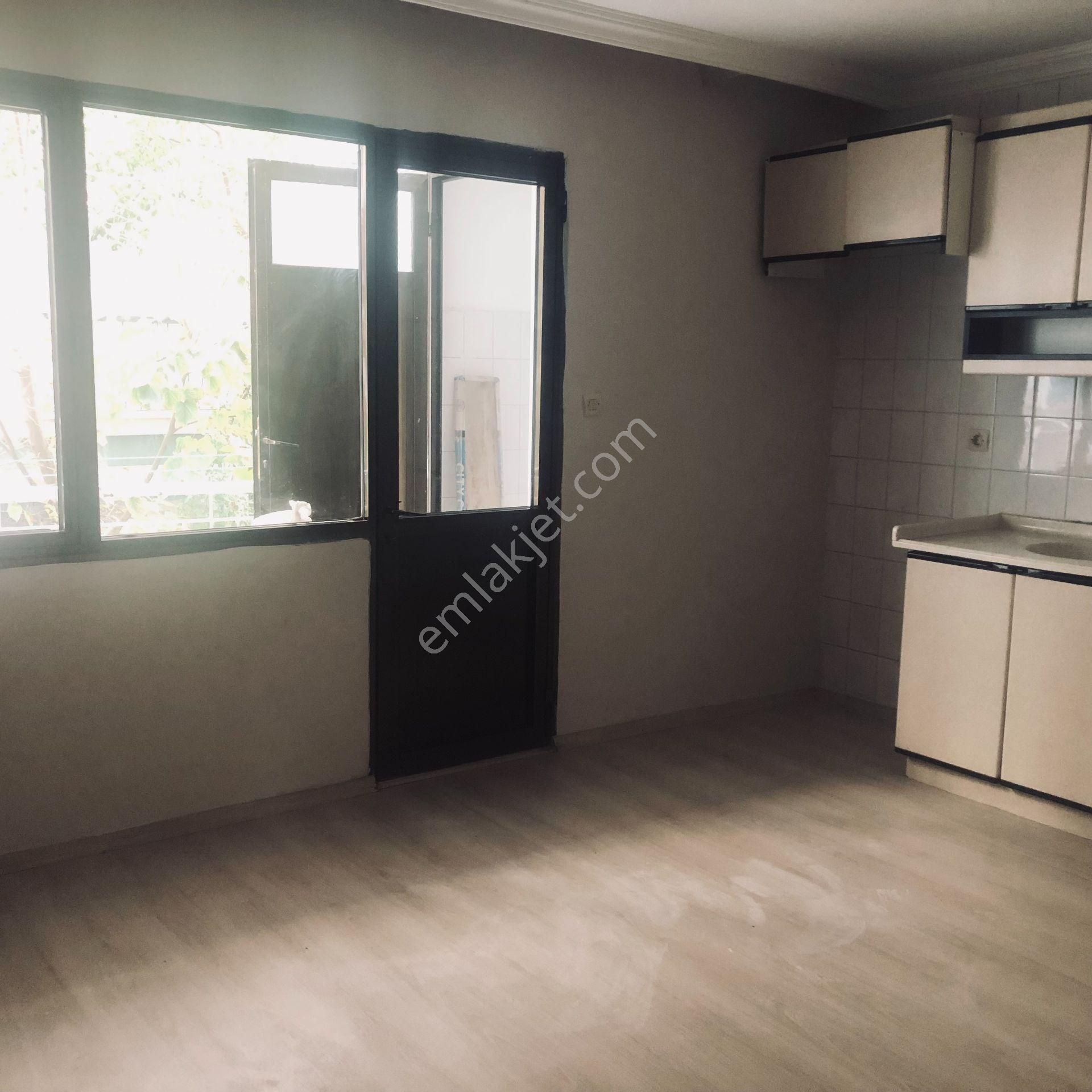 Karşıyaka Yalı Mahallesinde Kiralık 2+1 Ara Kat Daire - Görsel 17