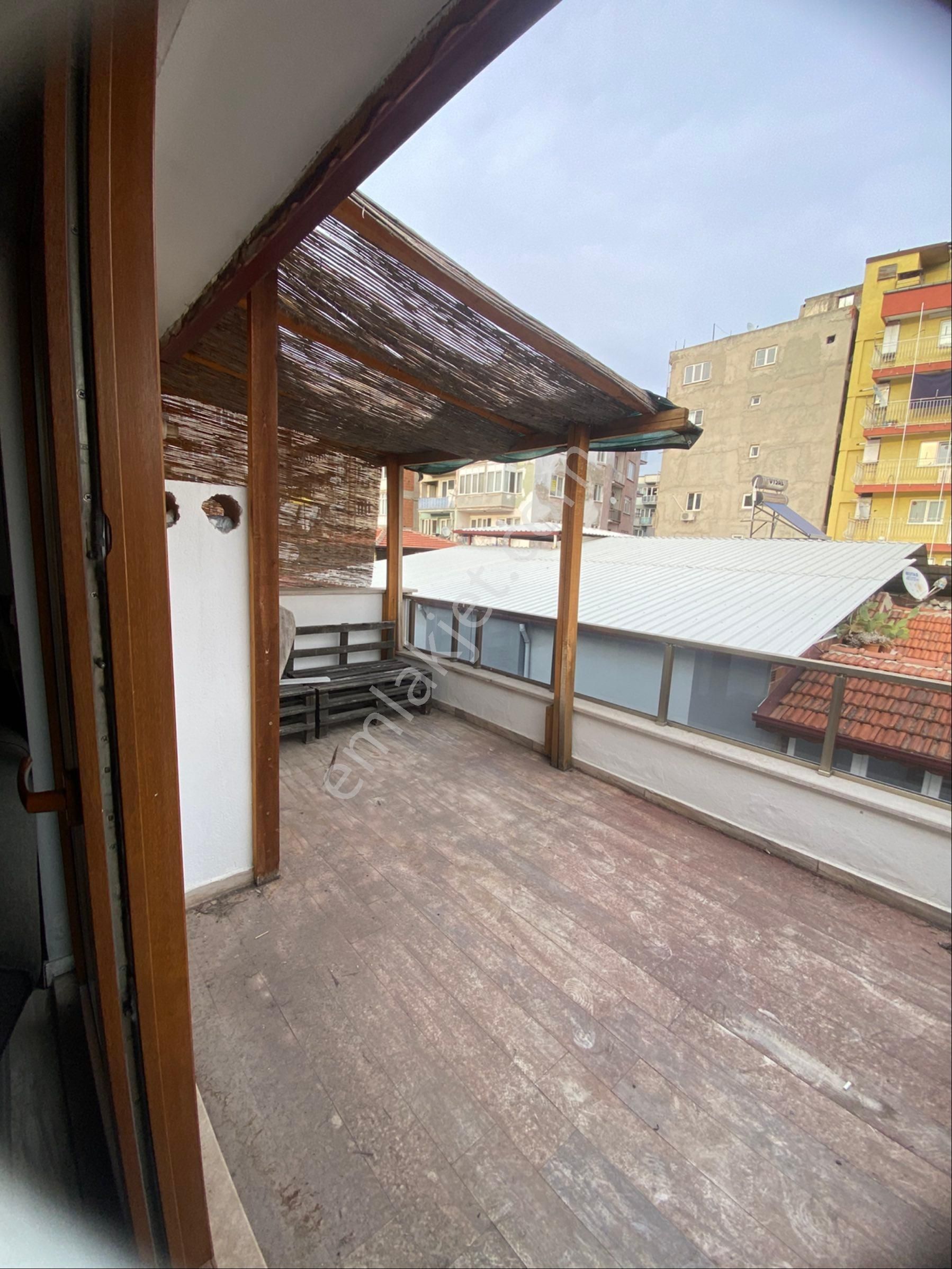 Satılık Apart Eşyalı 1 + 1 Doğalgazlı Üç Katlı Binanın Üçüncü Katı - Görsel 32