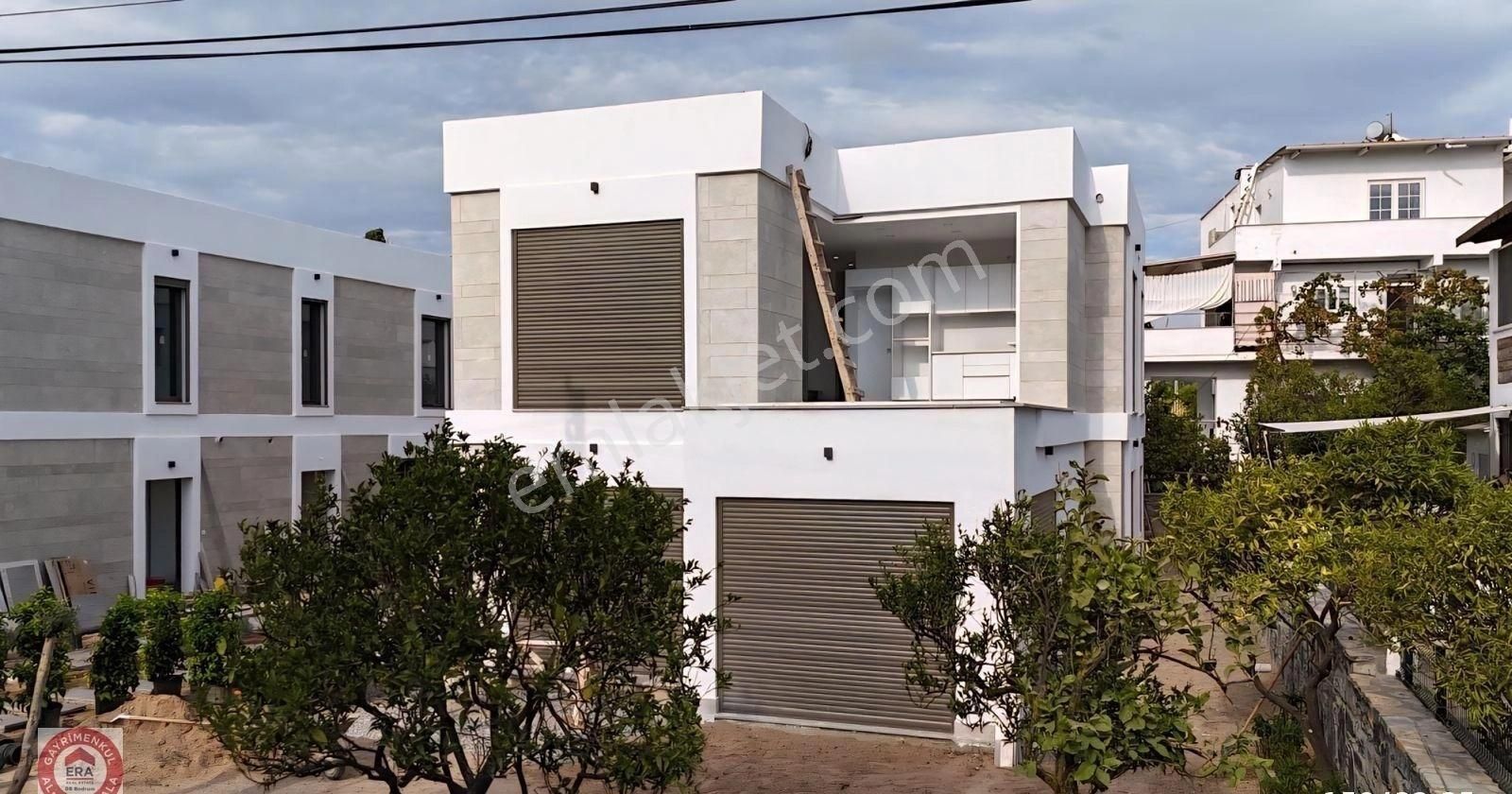 Turgutreis'de Yeni,geniş Bahçeli,3+1,denize Düz 2 Dakika Daire