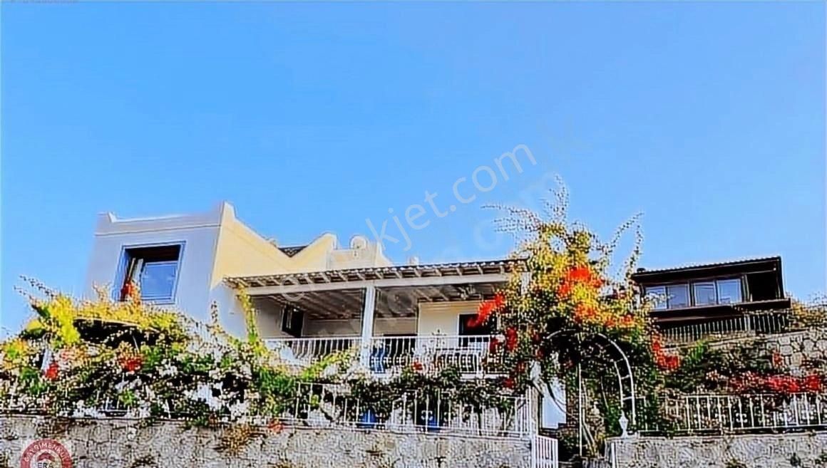 Bodrum'un En Prestijli Sitesi'nde 2 Plajlı,deniz Manzaralı Villa - Görsel 32