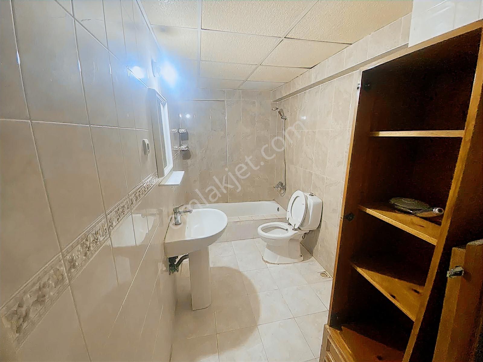 Nergiz Çarşıda İzban Yakını Kiralık 3+1 Daire - Görsel 26