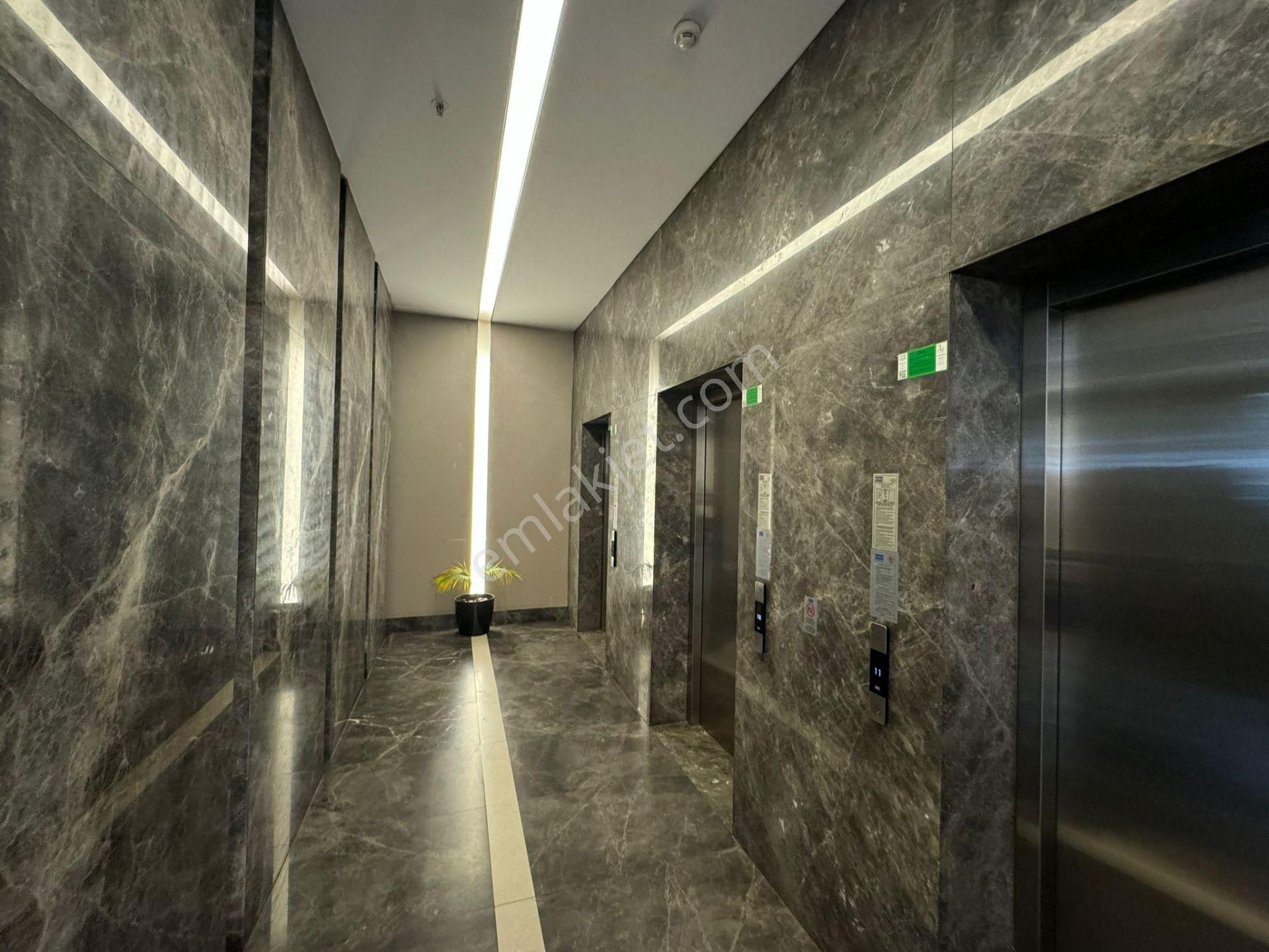 Bayraklı Ontan Rezidansta 1+1 Eşyalı Kiralık Daire - Görsel 31