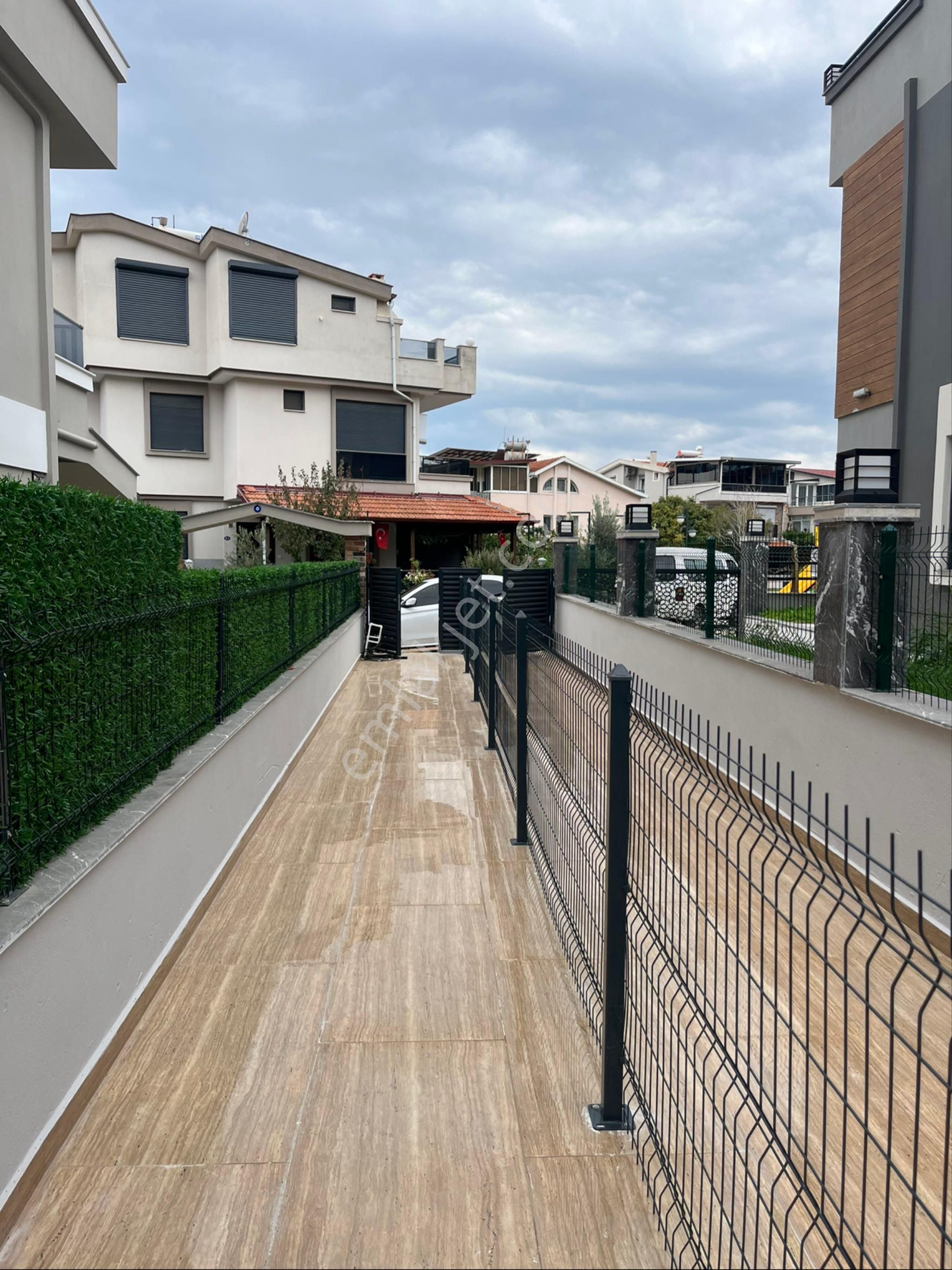 Özderede Merkezi Konumda Denize 400mt 3+1 Villa - Görsel 19