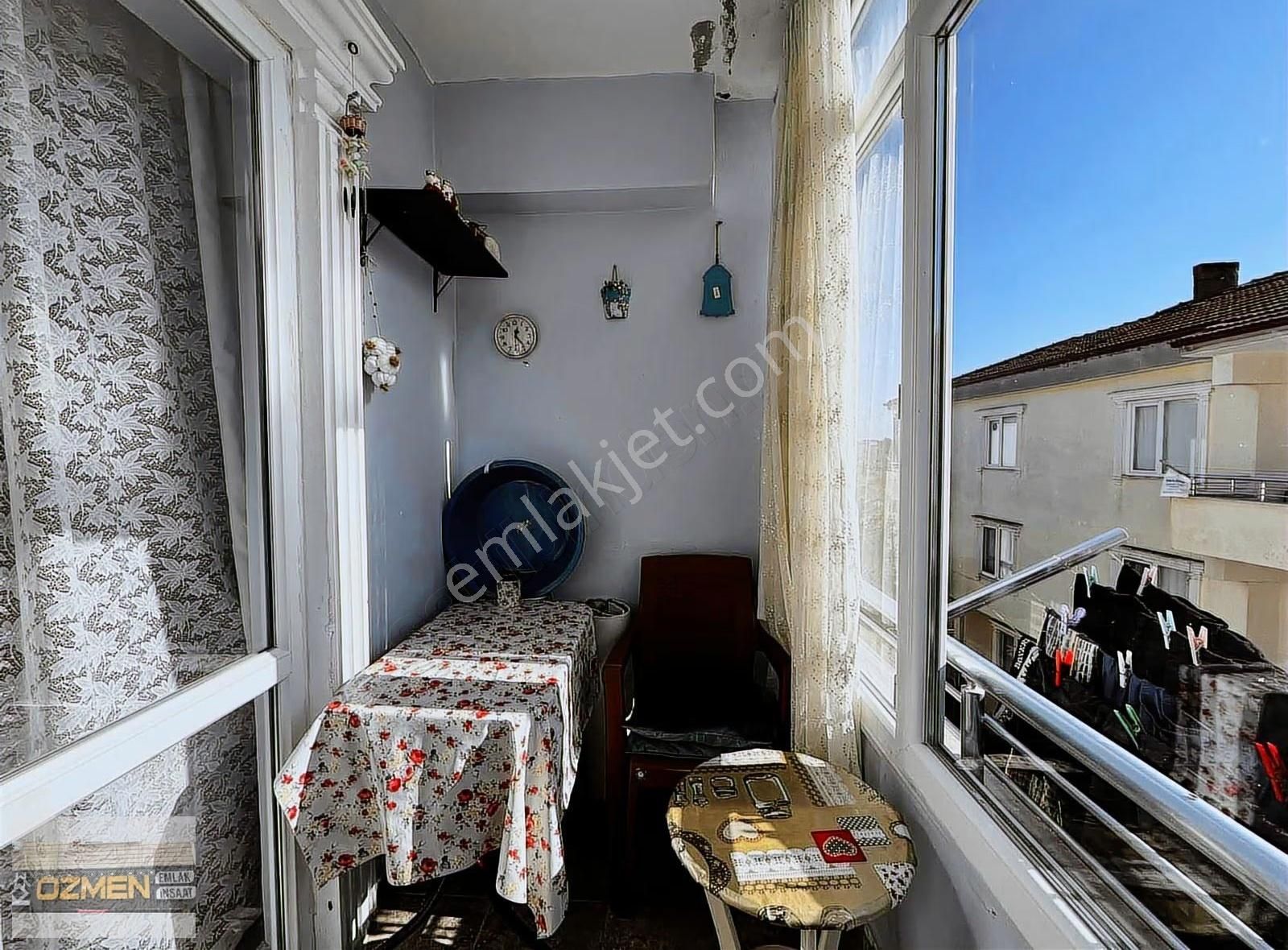 Özmen Emlaktan Havuzlu Sitede Satılık 1+1 Kelepir - Görsel 2