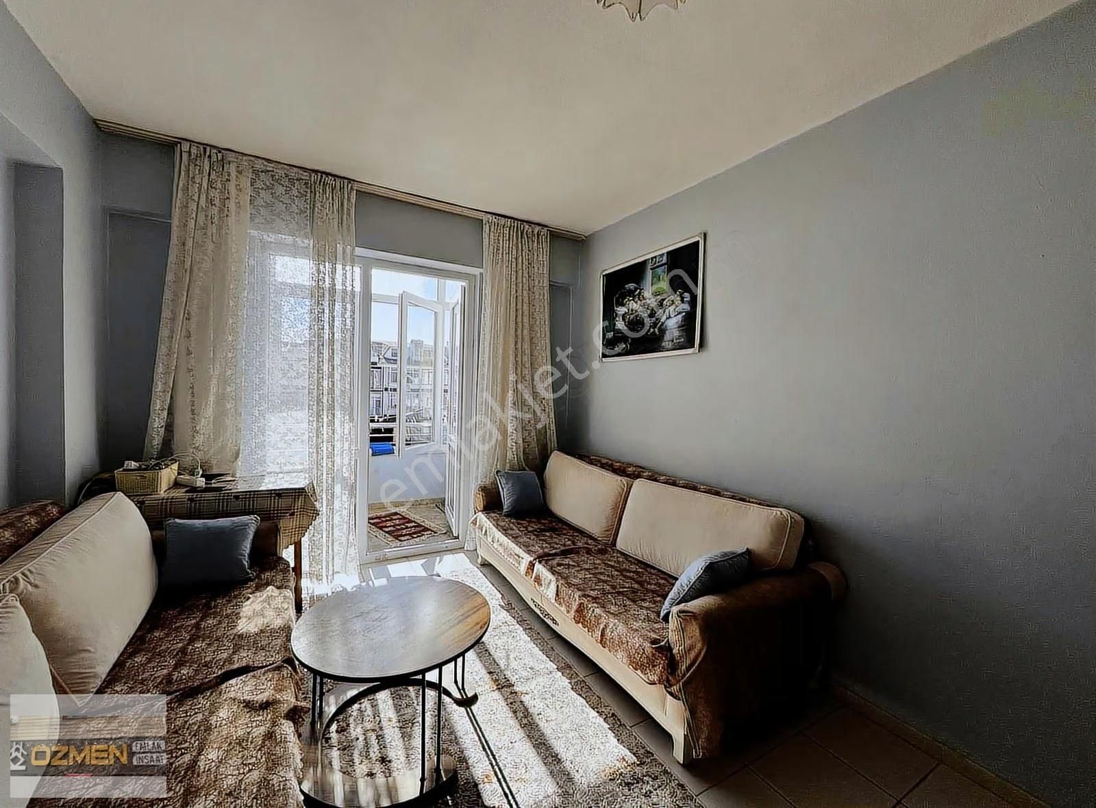 Özmen Emlaktan Havuzlu Sitede Satılık 1+1 Kelepir - Görsel 3