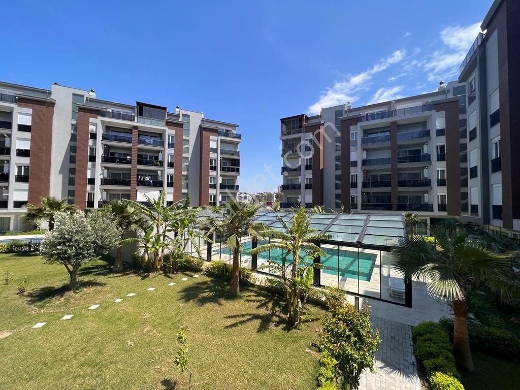 Antalya Konyaaltı Kapalı Yüzme Havuzlu Doğalgazlı Ebeveyn Banyolu Yeni