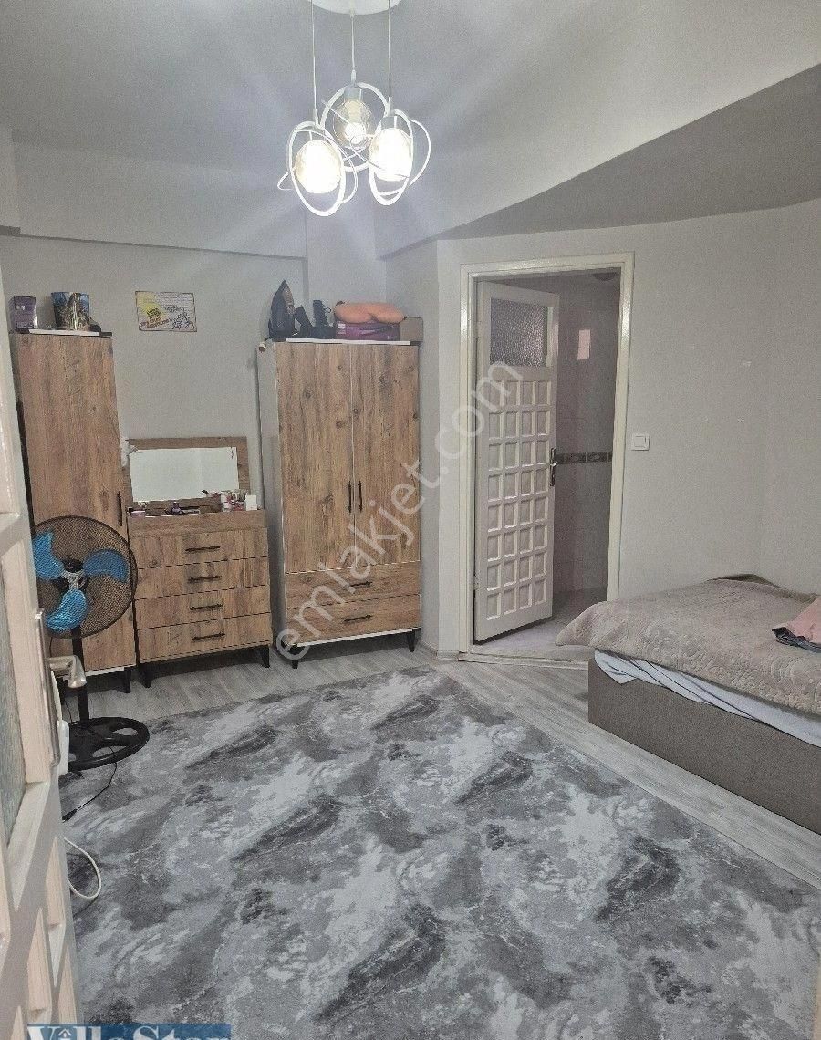 Ege Mahallesinde, Doğalgaz Kombili, 140 M2 3+1 Firsat Daire.. - Görsel 22