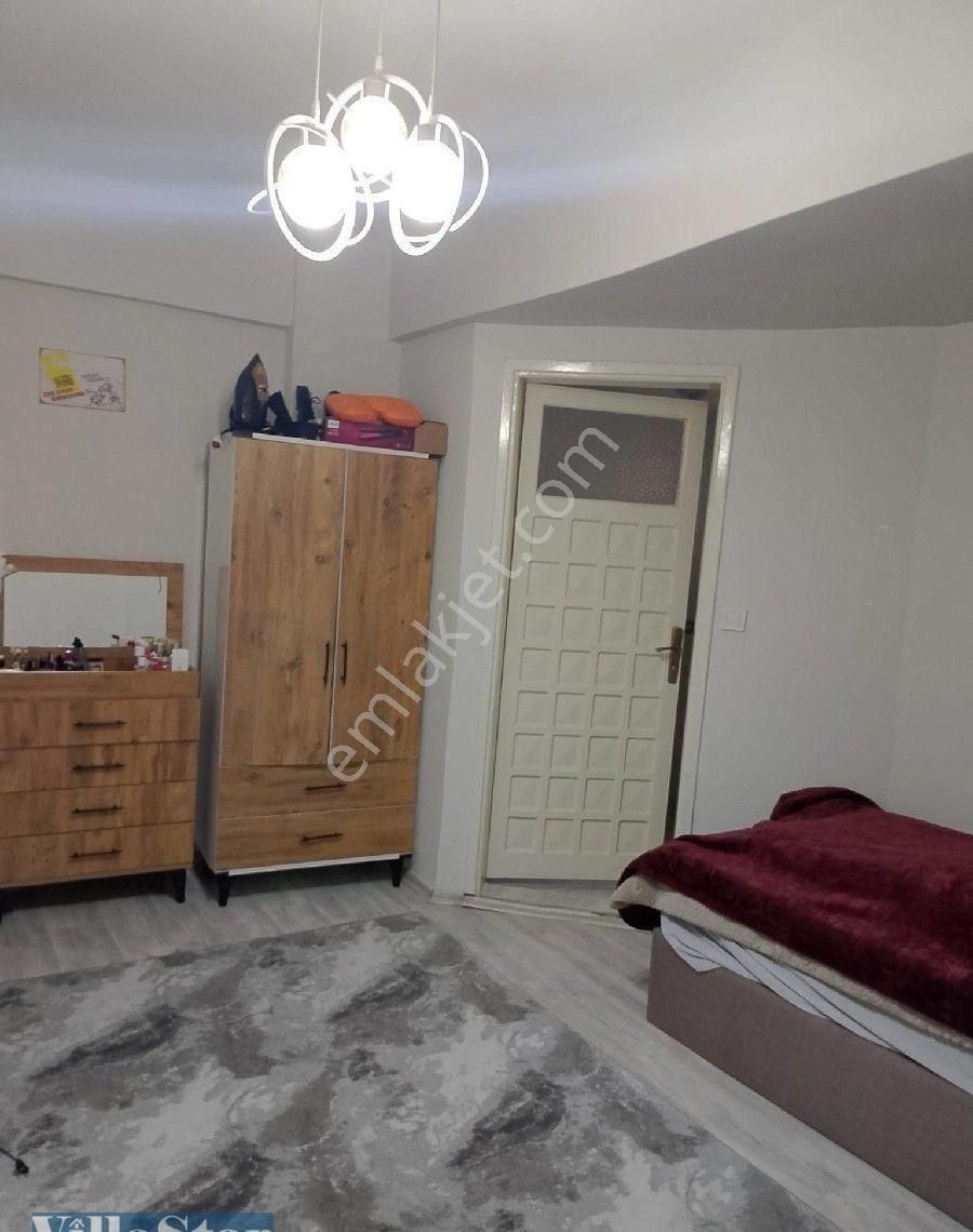 Ege Mahallesinde, Doğalgaz Kombili, 140 M2 3+1 Firsat Daire.. - Görsel 14