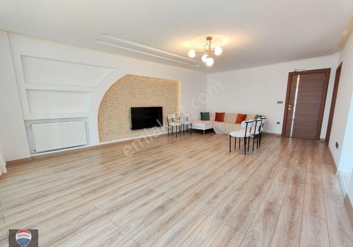 Kuşadası Değirmendere Mah. Adasiesta Sitesinde,açık/kapalı Havuzlu,oyun Parklı,doğalgazlı, Geniş 3+1 - Görsel 12