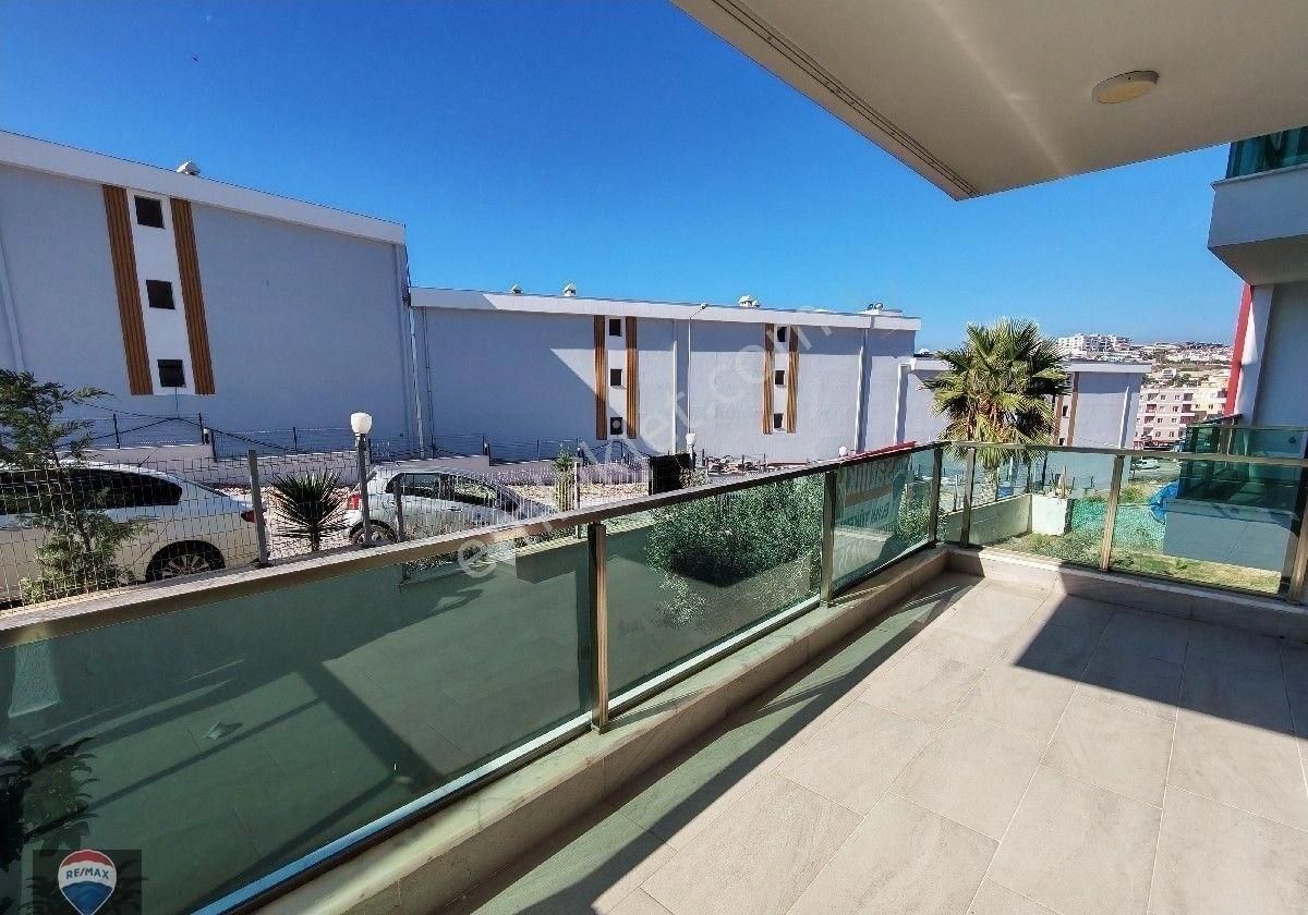 Kuşadası Değirmendere Mah. Adasiesta Sitesinde,açık/kapalı Havuzlu,oyun Parklı,doğalgazlı, Geniş 3+1 - Görsel 8