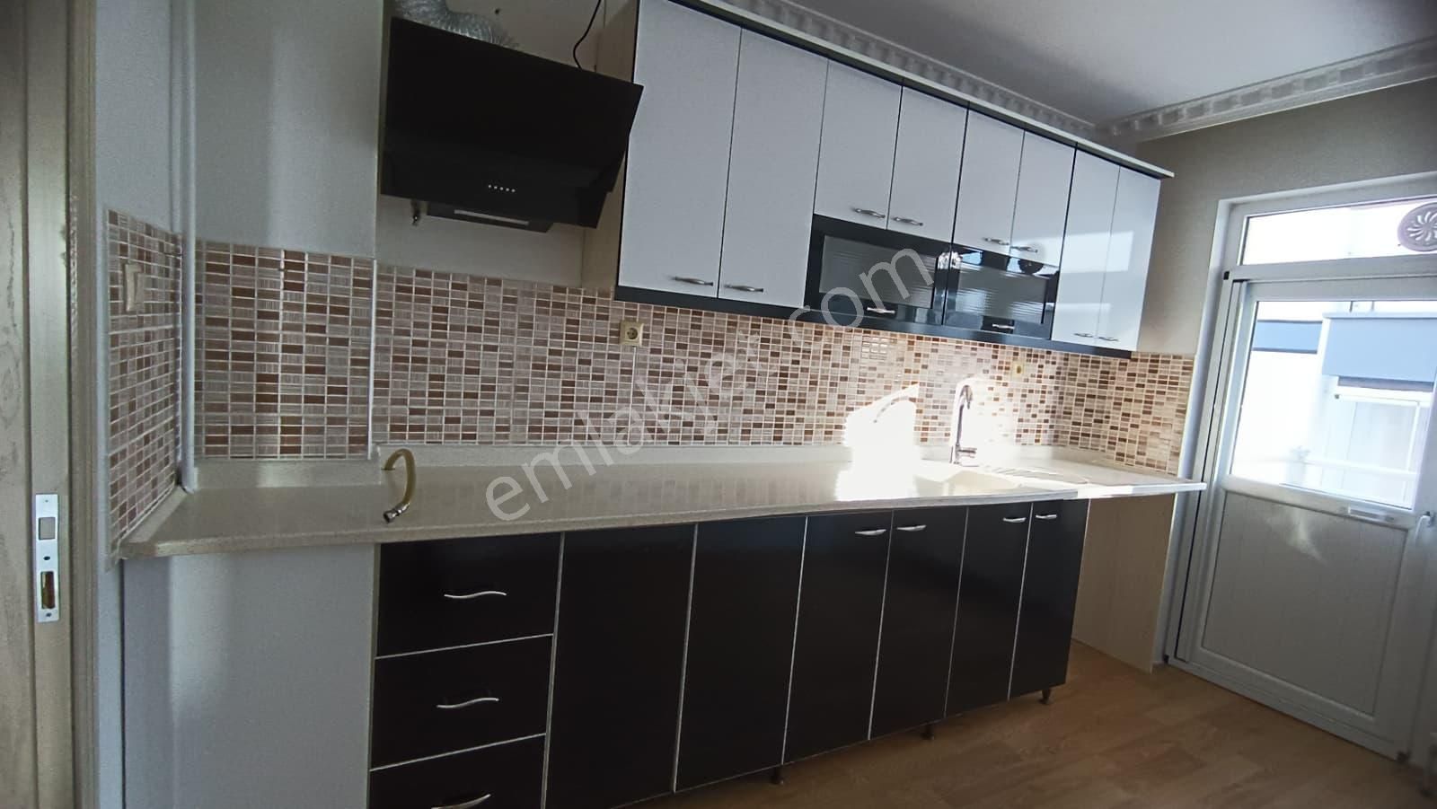 Yayla Sağlık Ocağı Yakını Asansörlü Ara Kat Kiralık 3+1 Daire - Görsel 24