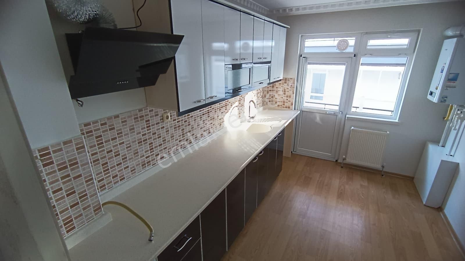 Yayla Sağlık Ocağı Yakını Asansörlü Ara Kat Kiralık 3+1 Daire - Görsel 23