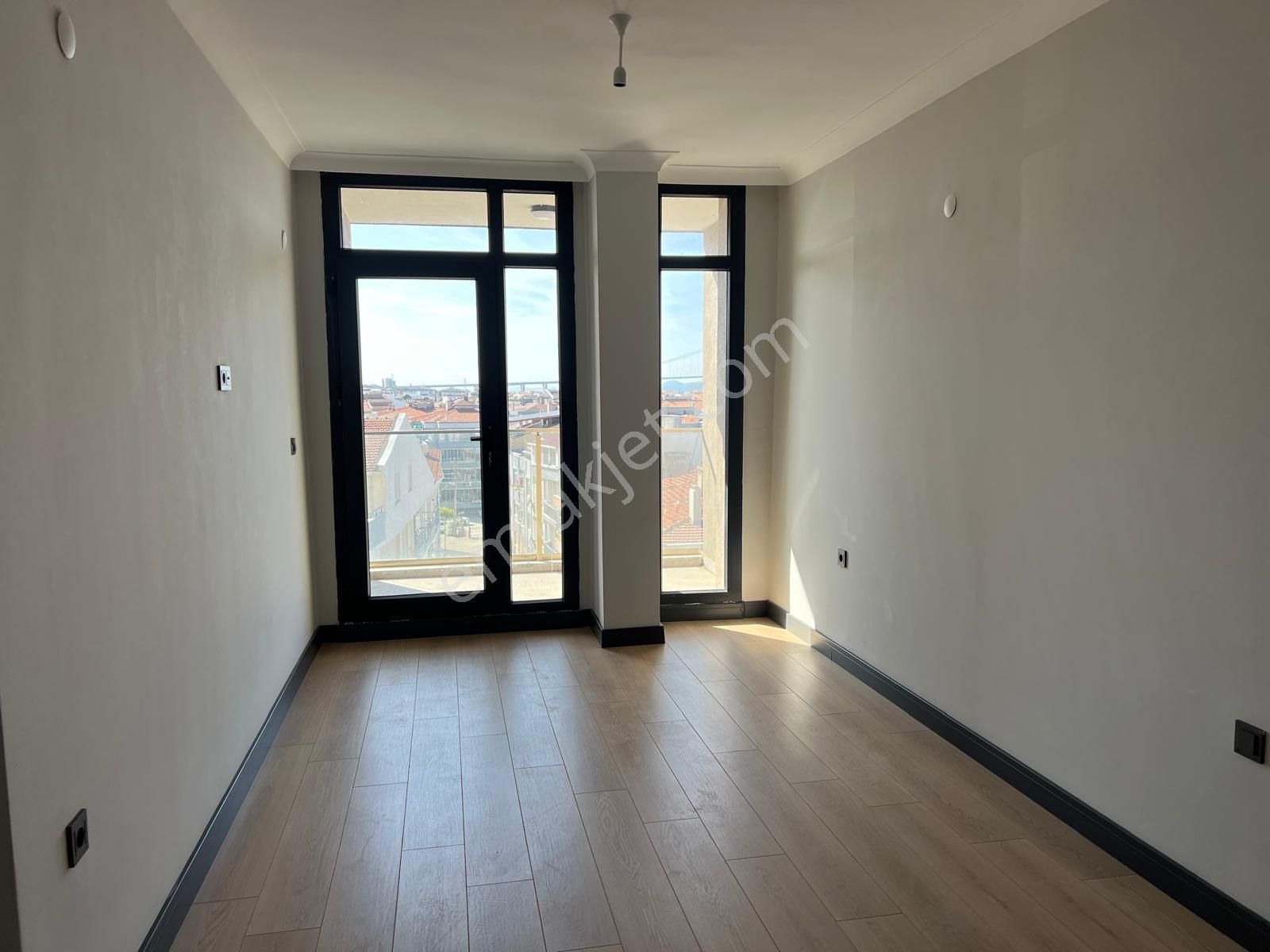 Lapseki De Boğaz Manzaralı 3+1 Satılık Daire - Görsel 13