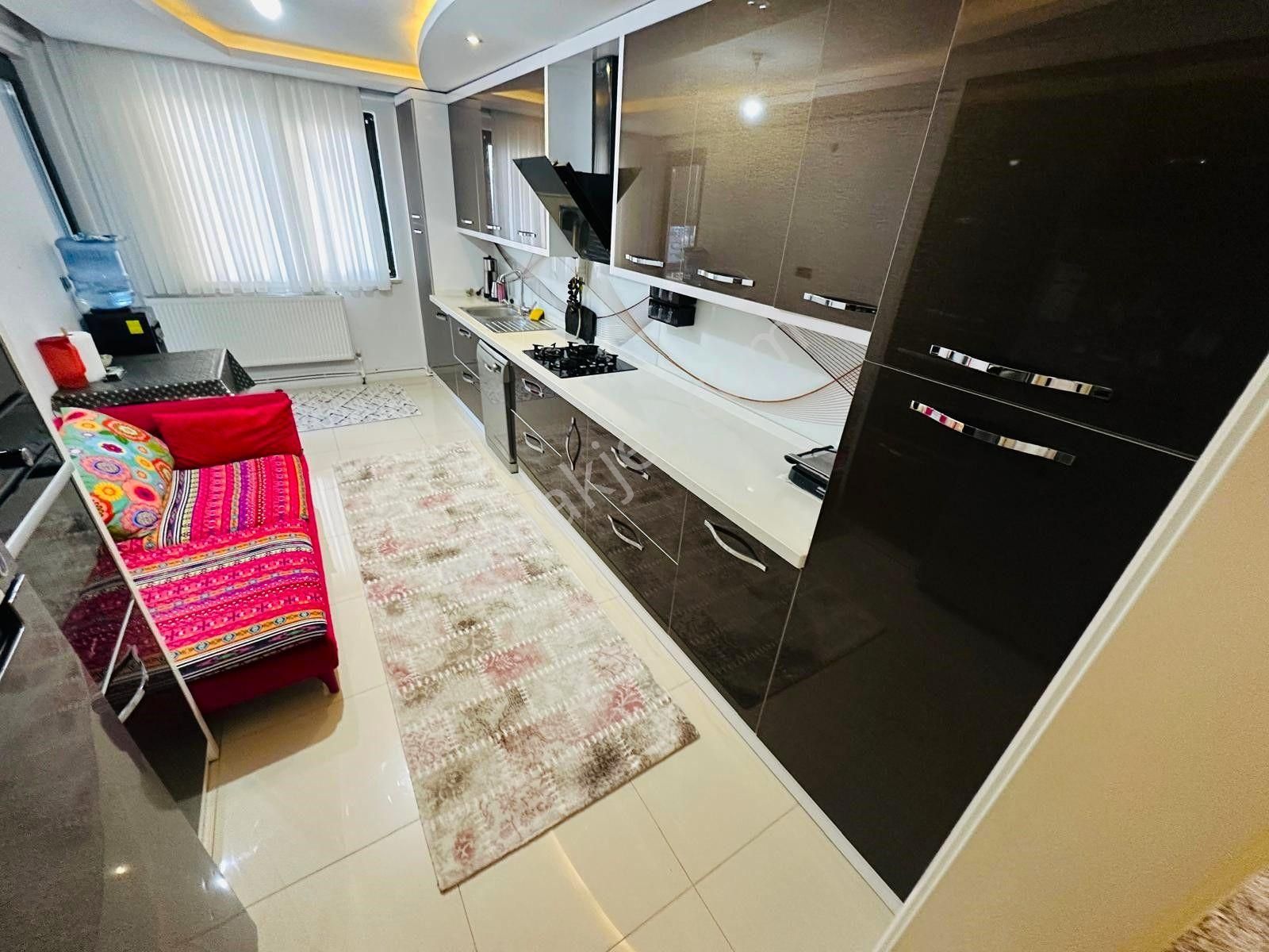 Yüksel'den Satılık Kadıköy'de Öncephe Ayrı Mutfaklı Asansörlü 3+1 Daire - Görsel 34
