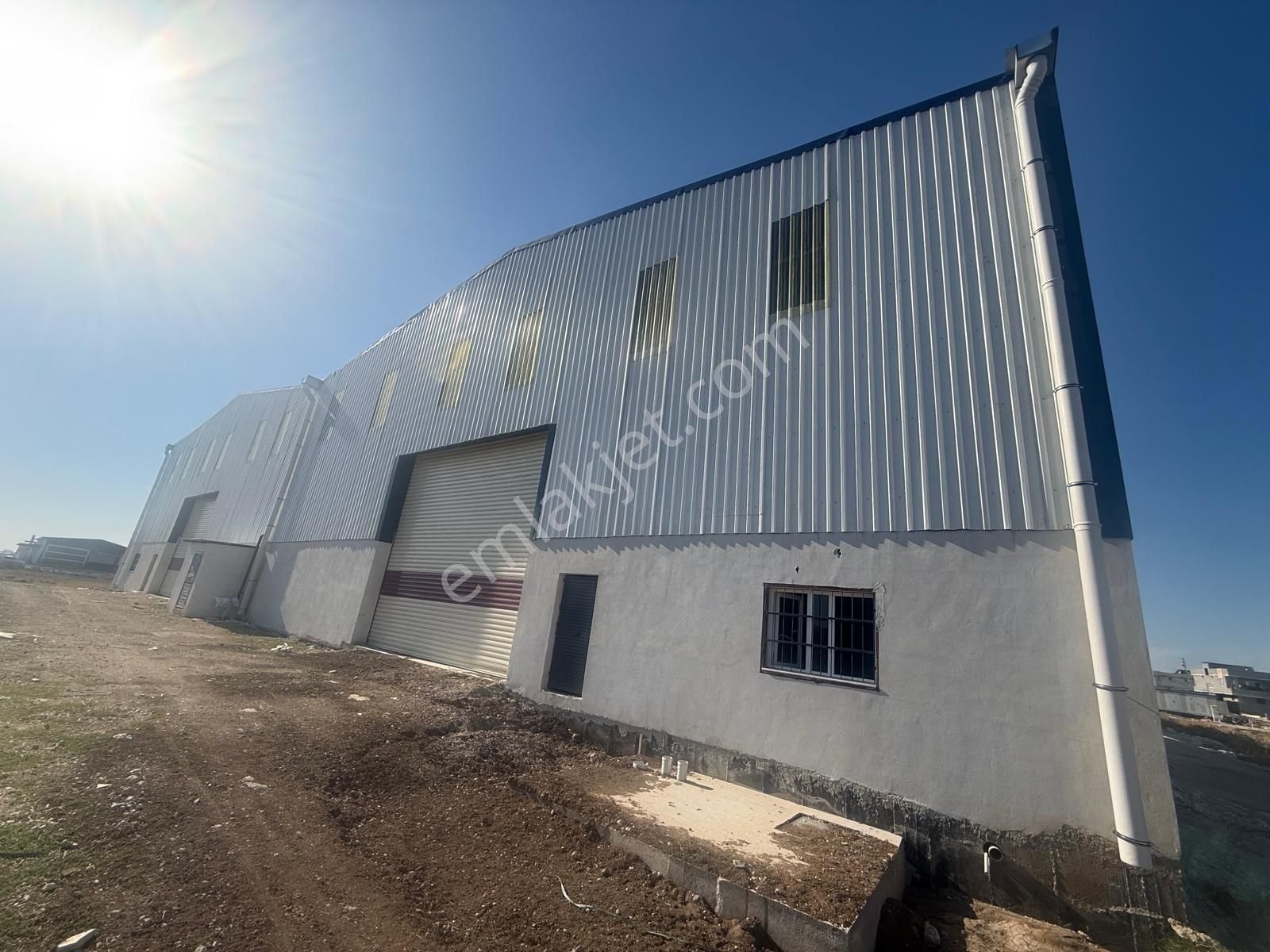 Zorlu Gayrimenkul'den Levent Mah'de 1000m2 Depo İşyeri Kiralık - Görsel 2