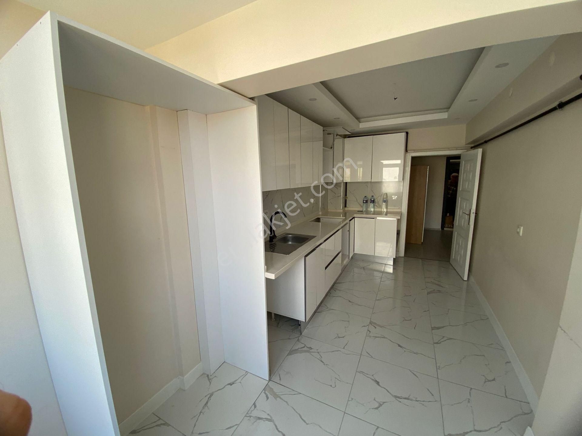 Tandoğan Mh'de Park Cepheli 3+1 Salon Bağımsız Ara Katta Full+full Yapılı Daire - Görsel 2