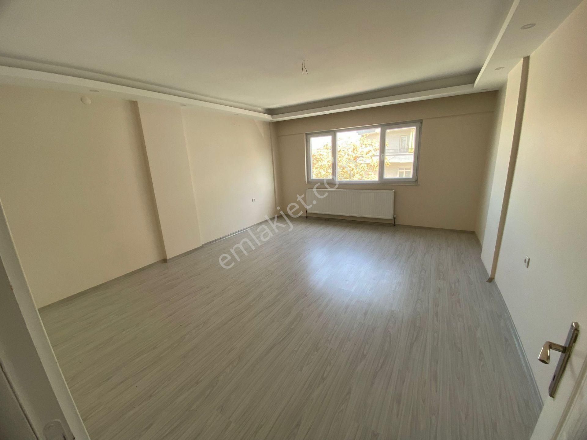 Tandoğan Mh'de Park Cepheli 3+1 Salon Bağımsız Ara Katta Full+full Yapılı Daire - Görsel 3