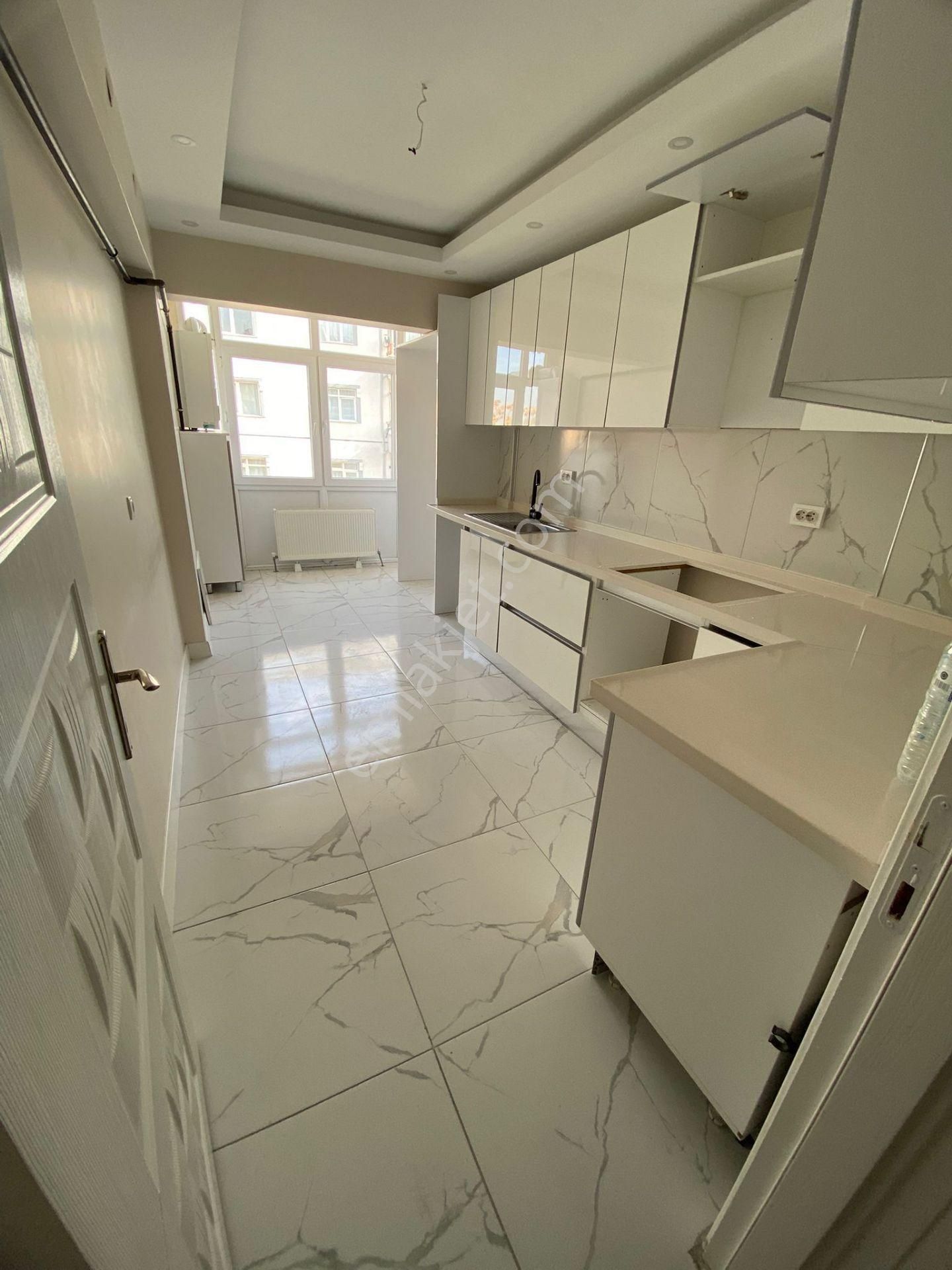 Tandoğan Mh'de Park Cepheli 3+1 Salon Bağımsız Ara Katta Full+full Yapılı Daire