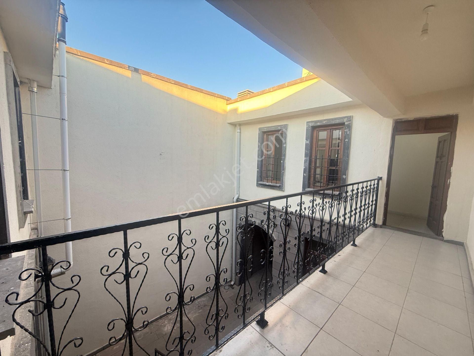 Diyarbakırın Turistik Bölgesinde Köşk Havasında 3+1 2 Katlı Villamız Sizlerle - Görsel 10